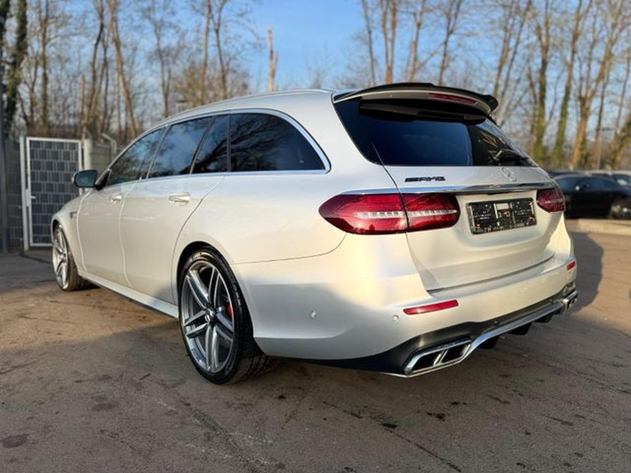 Mercedes E 63 AMG E 63S 4M T*PERFORMANCE-SITZE*CARBON*BURMESTER* (2018) - Foto 9