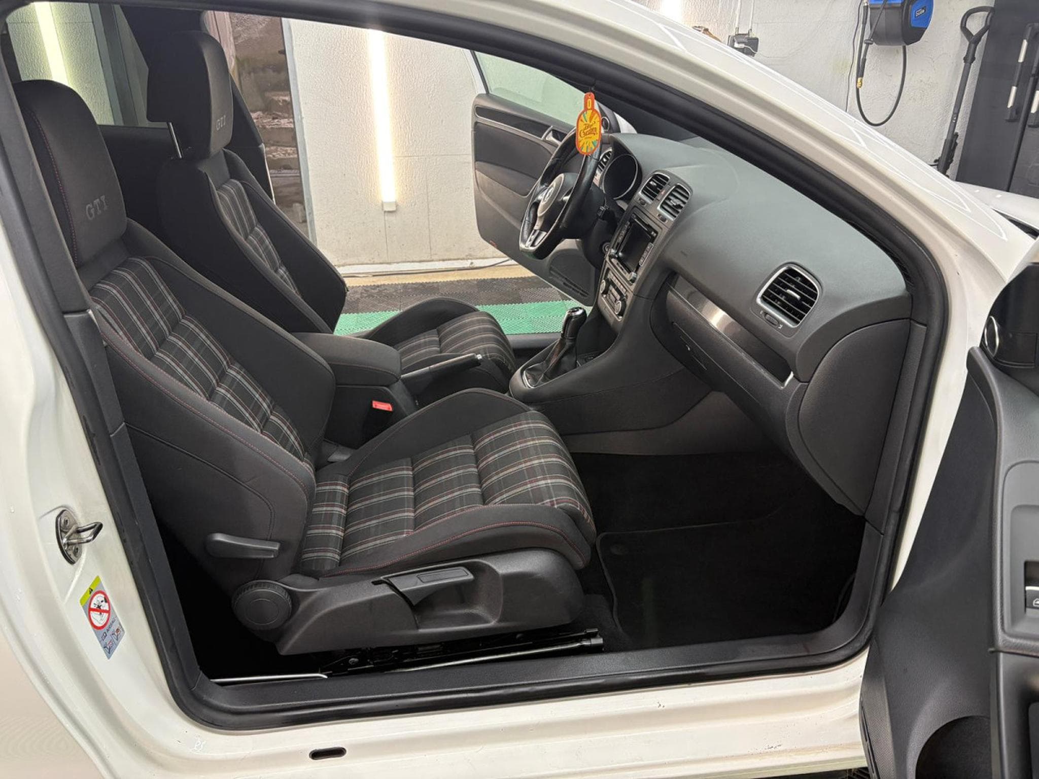 VW Golf GTI 2.0 TSI 6v Soundsystem Schiebedach (2012) - Foto 8