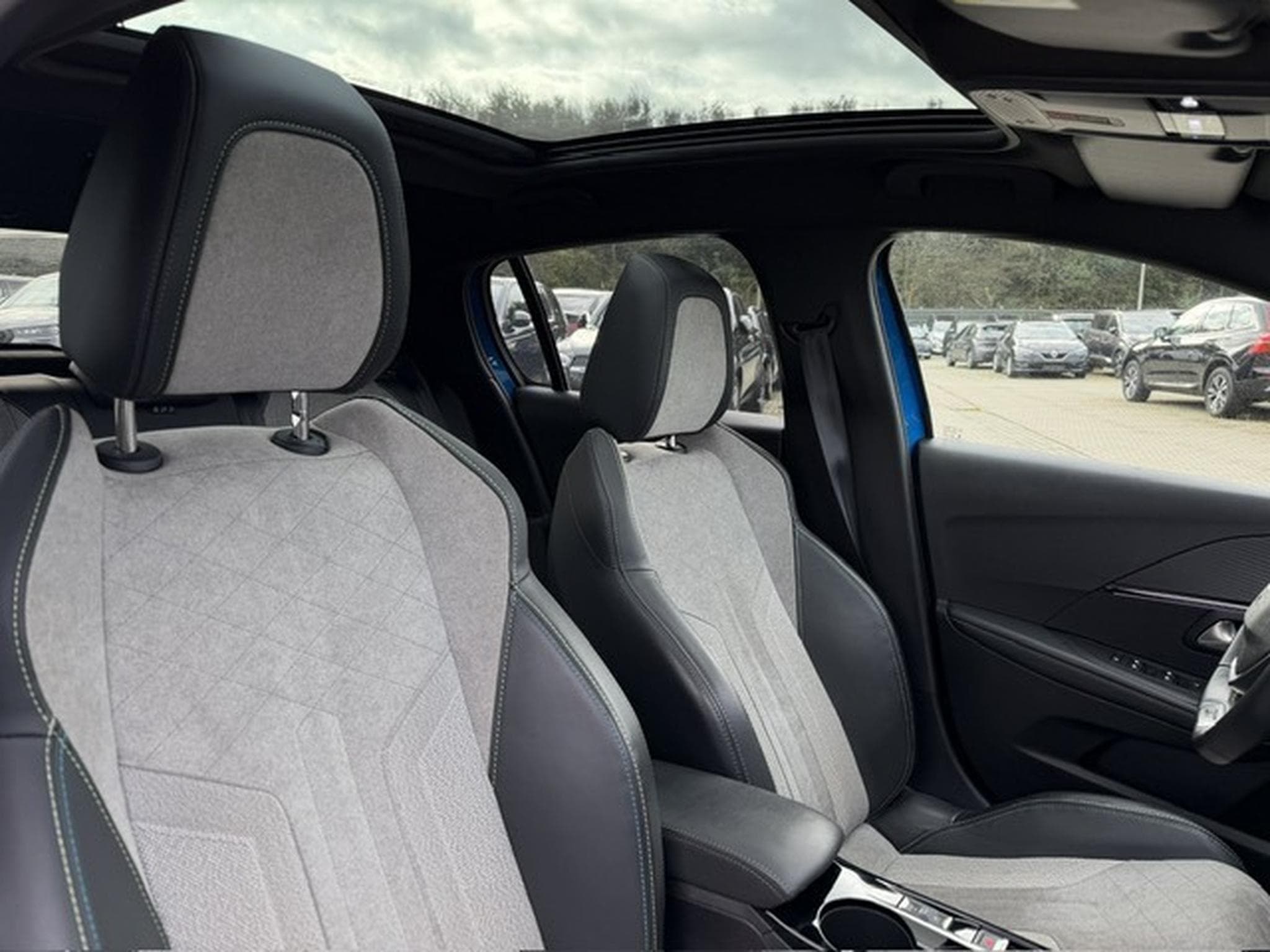 Peugeot 208 1,2 GT_LINE AUTOMATIQUE 130 PS Limited edition (2021) - Foto 21