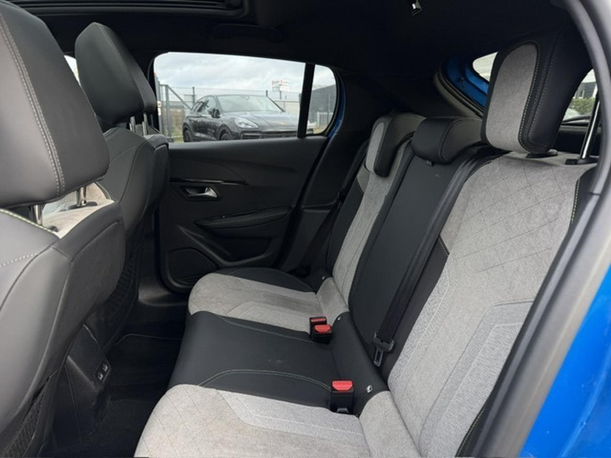 Peugeot 208 1,2 GT_LINE AUTOMATIQUE 130 PS Limited edition (2021) - Foto 19