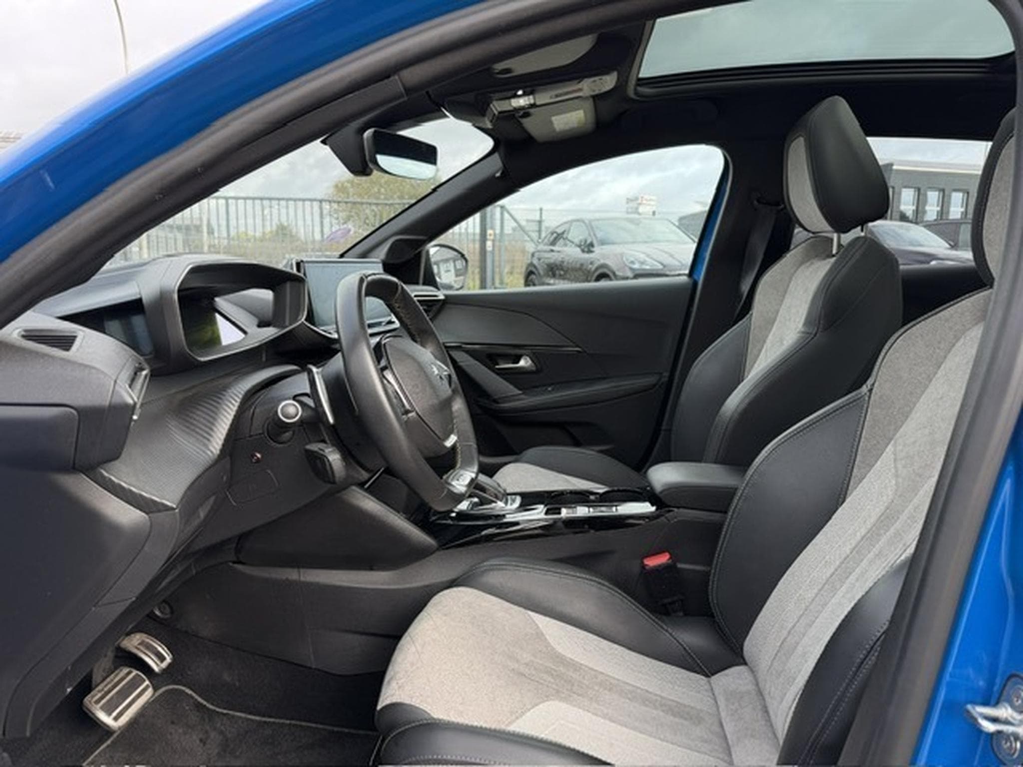 Peugeot 208 1,2 GT_LINE AUTOMATIQUE 130 PS Limited edition (2021) - Foto 14