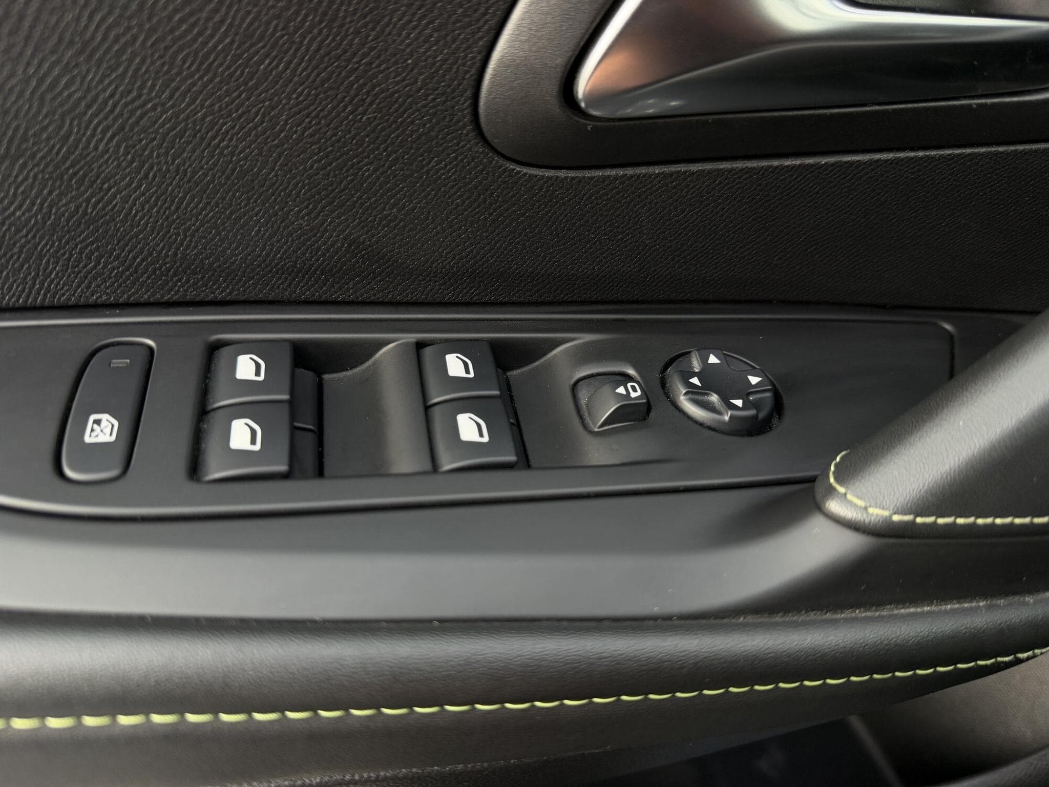 Peugeot 208 1,2 GT_LINE AUTOMATIQUE 130 PS Limited edition (2021) - Foto 15