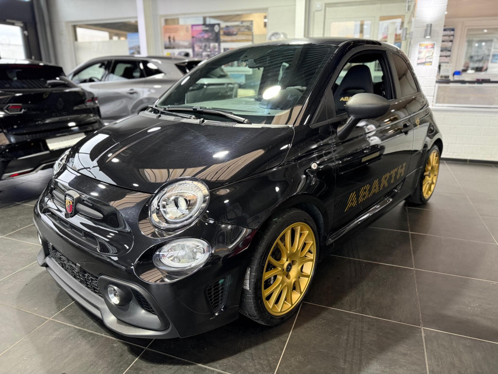 Fiat 500 ABARTH 75th ANNIVERSARY (2024) - Foto 2