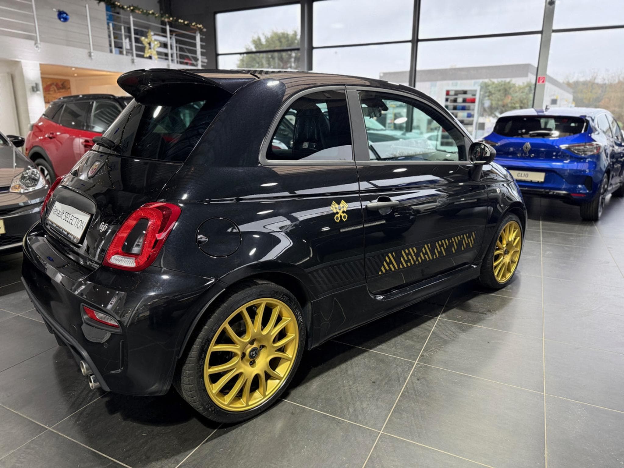 Fiat 500 ABARTH 75th ANNIVERSARY (2024) - Foto 4