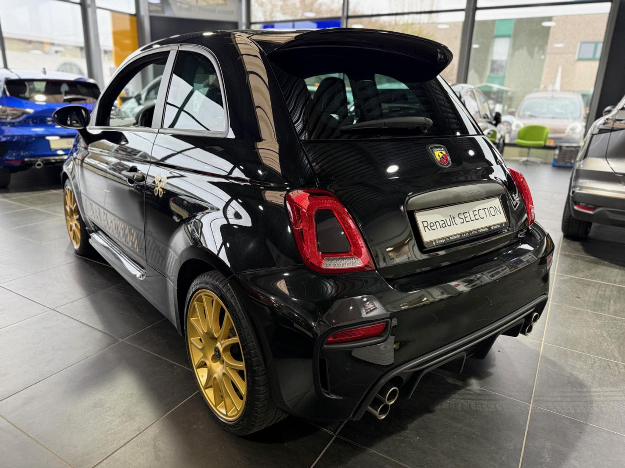Fiat 500 ABARTH 75th ANNIVERSARY (2024) - Foto 6