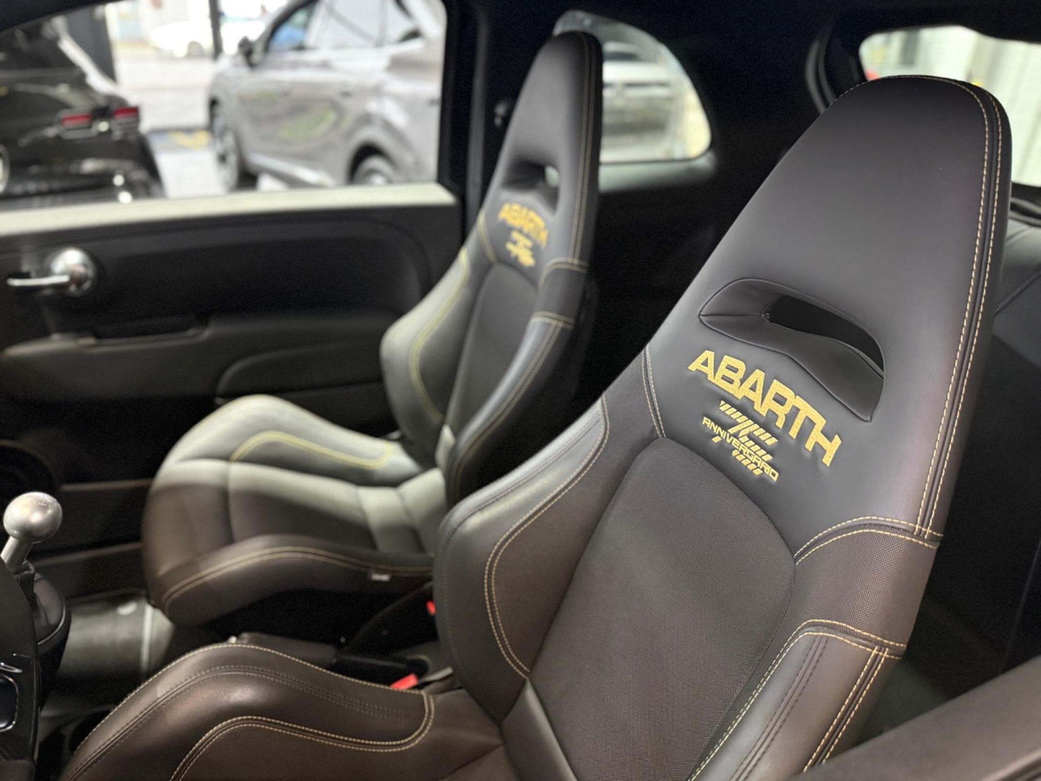 Fiat 500 ABARTH 75th ANNIVERSARY (2024) - Foto 7