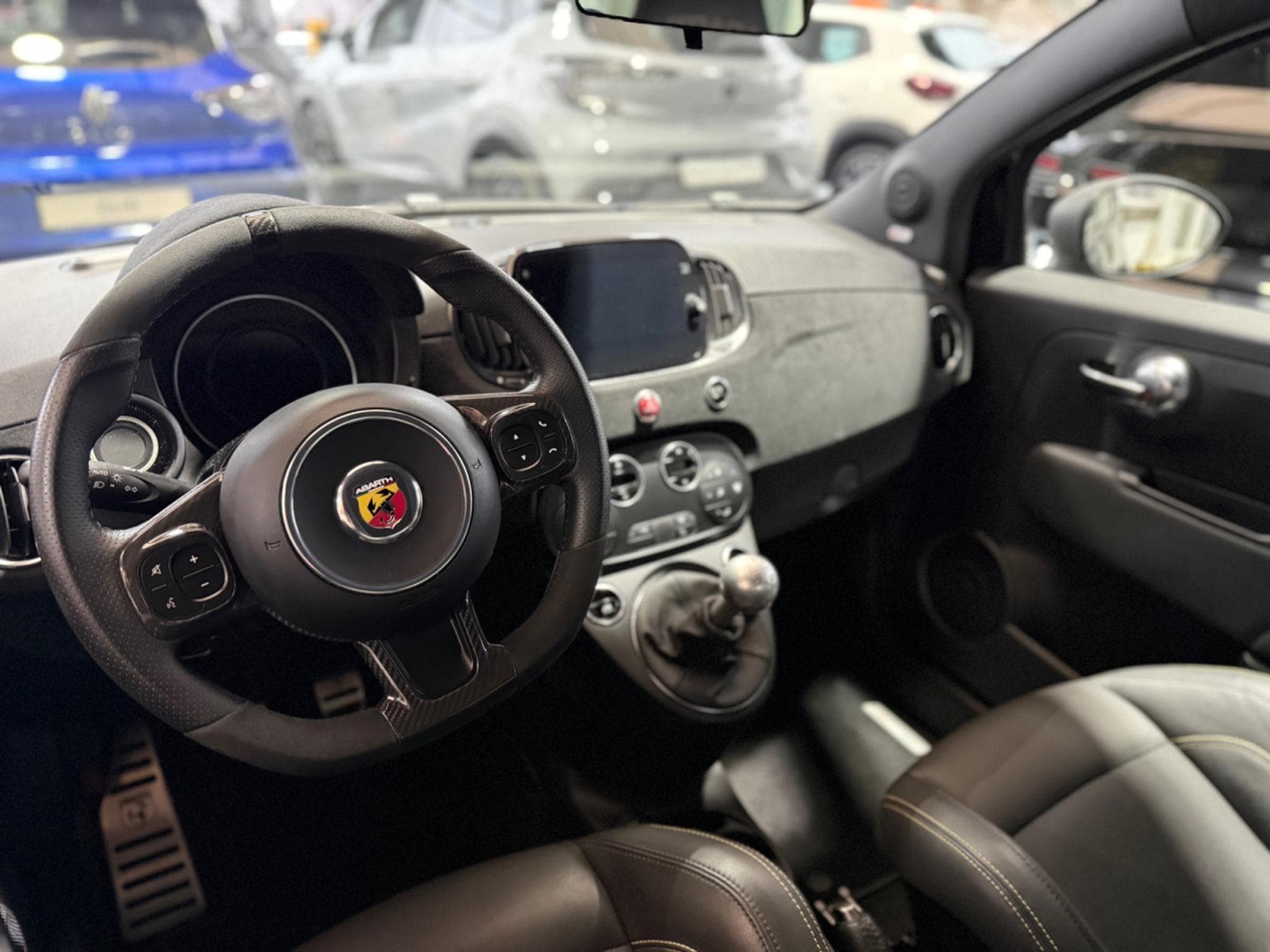 Fiat 500 ABARTH 75th ANNIVERSARY (2024) - Foto 8