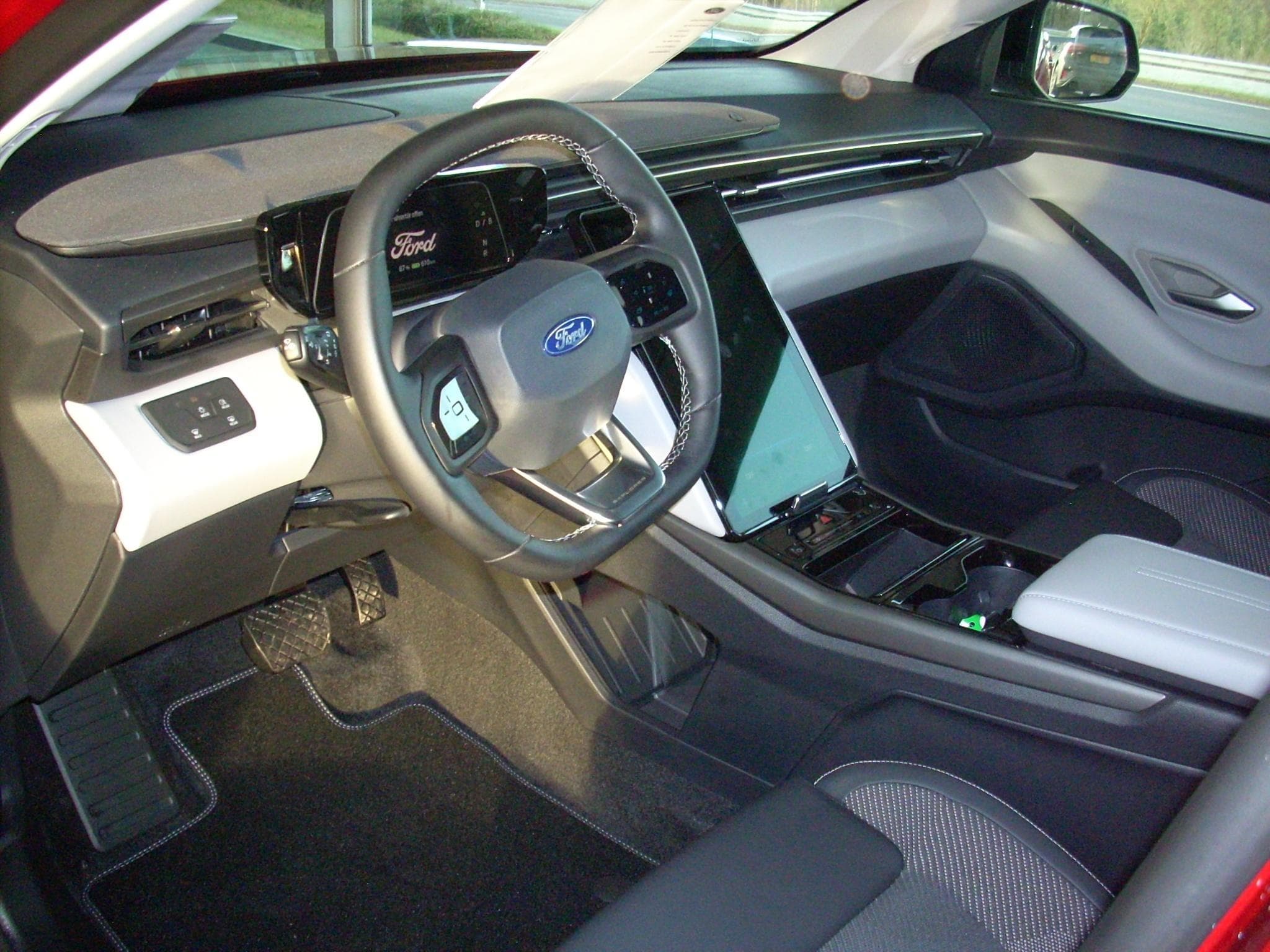 Ford Explorer SELECT (2025) - Photo 3