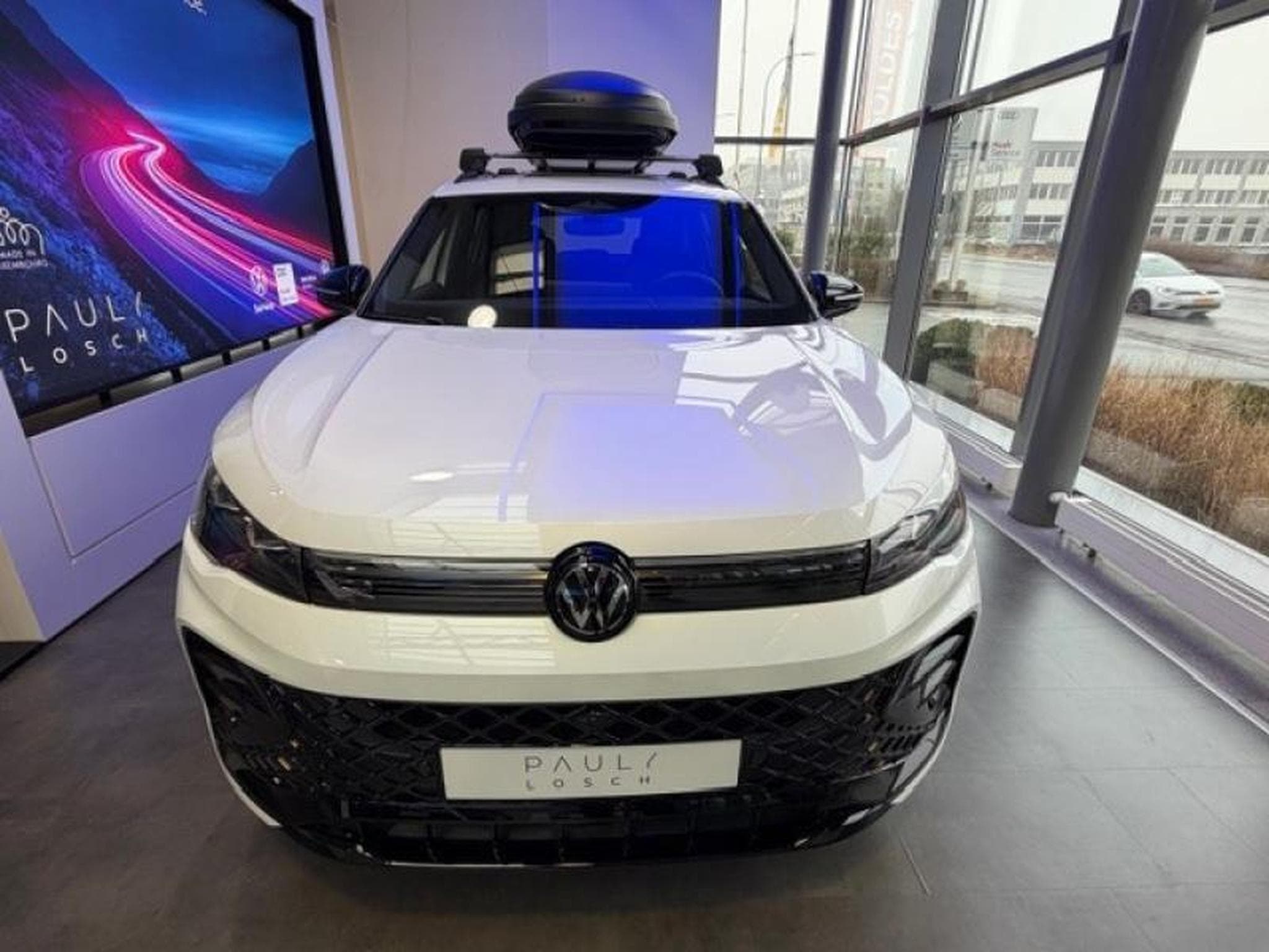 VW Tiguan R-LINE (2025) - Photo 3