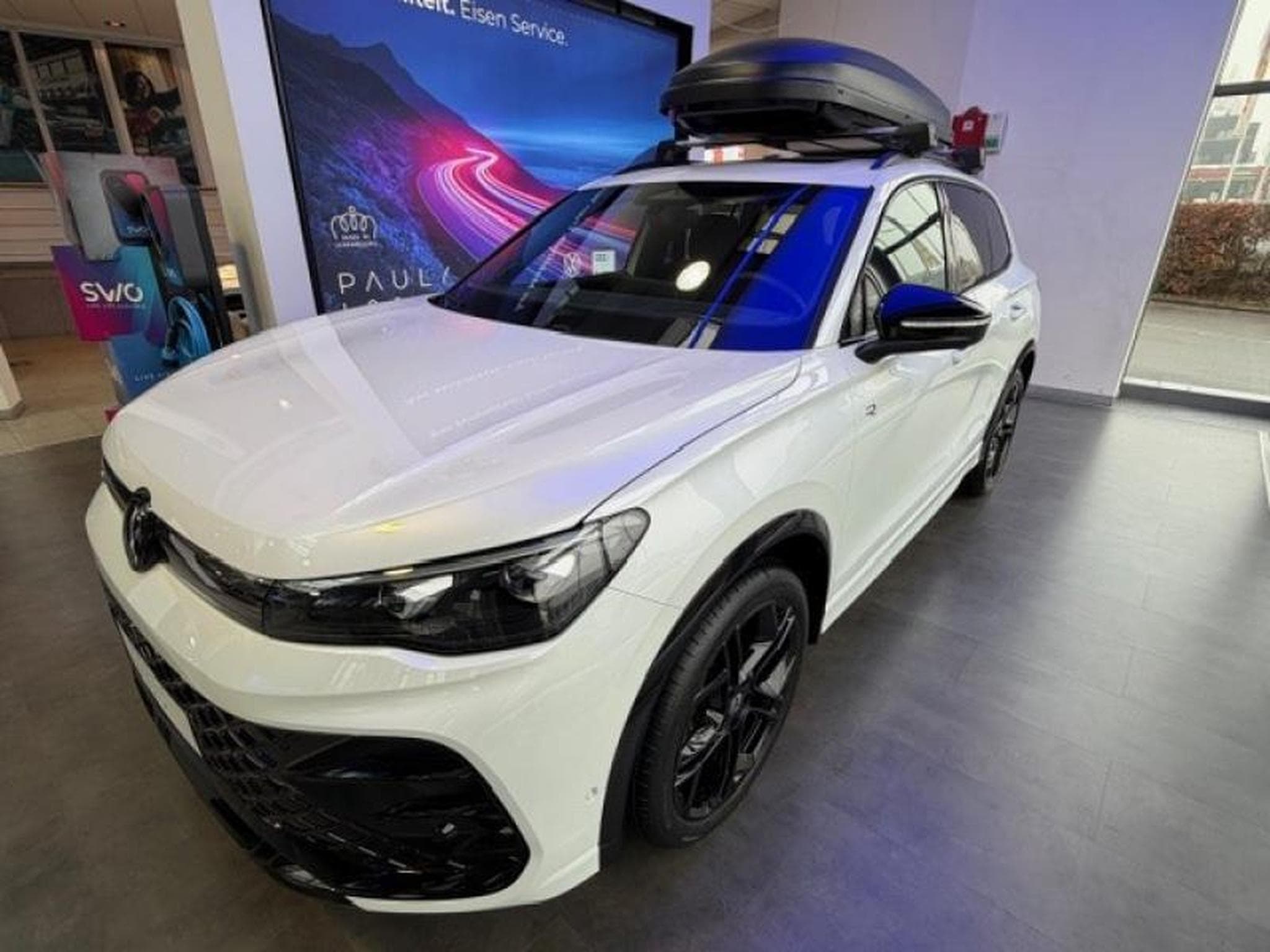 VW Tiguan R-LINE (2025) - Photo 4
