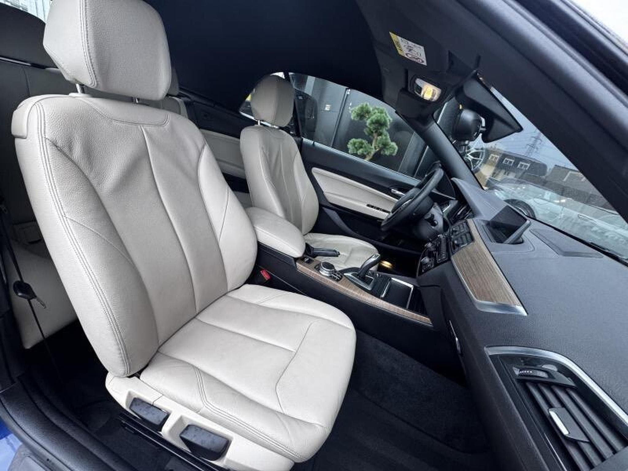 BMW 220 D LUXURY (2017) - Photo 6