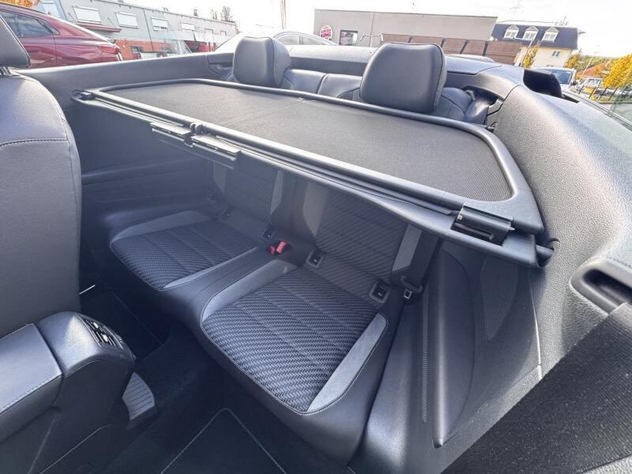 VW T-Roc CABRIOLET 1.5 TSI 150CV R-LINE DSG7 (2021) - Photo 7