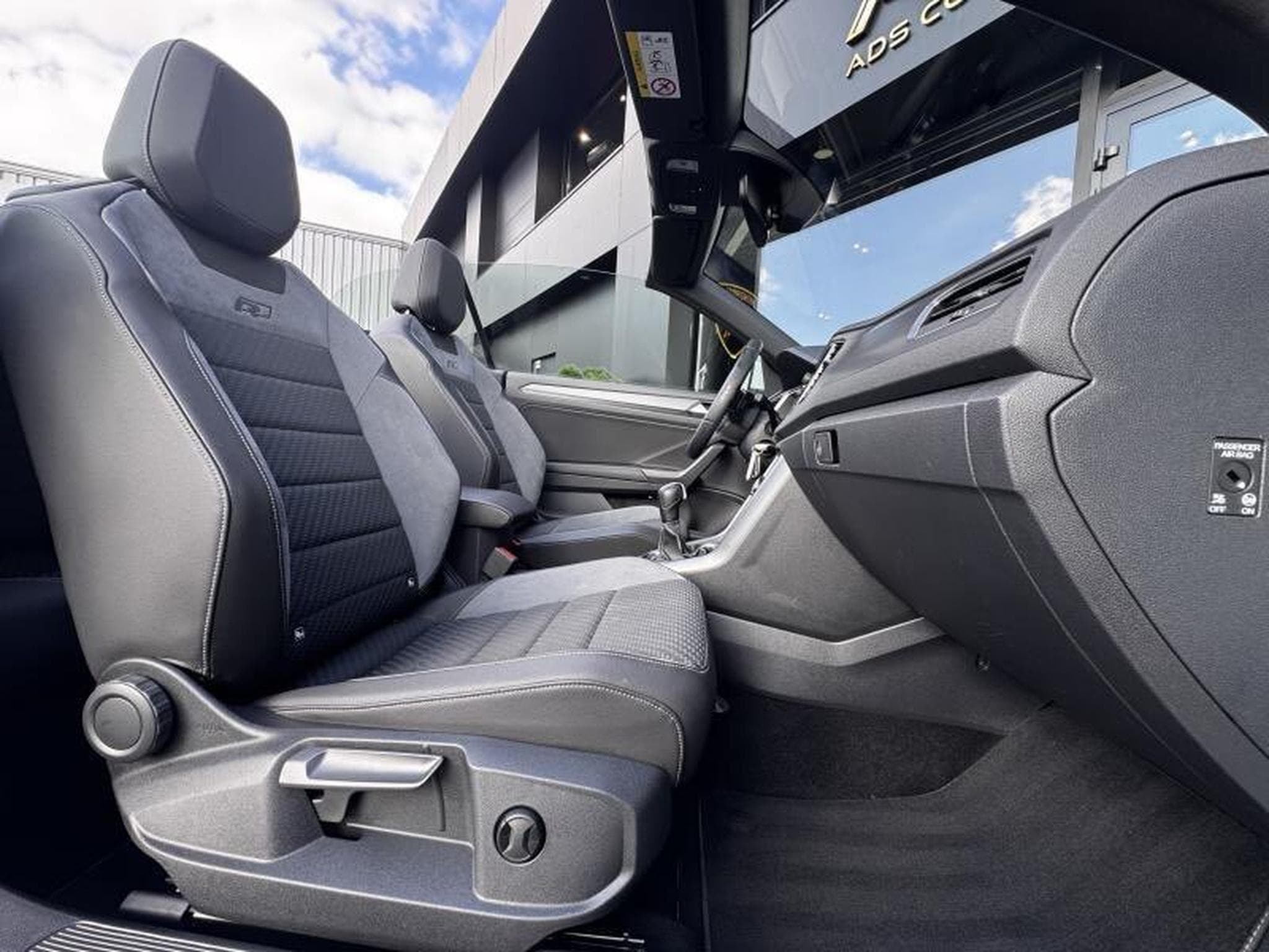 VW T-Roc CABRIOLET 1.5 TSI 150CV R-LINE DSG7 (2021) - Photo 6