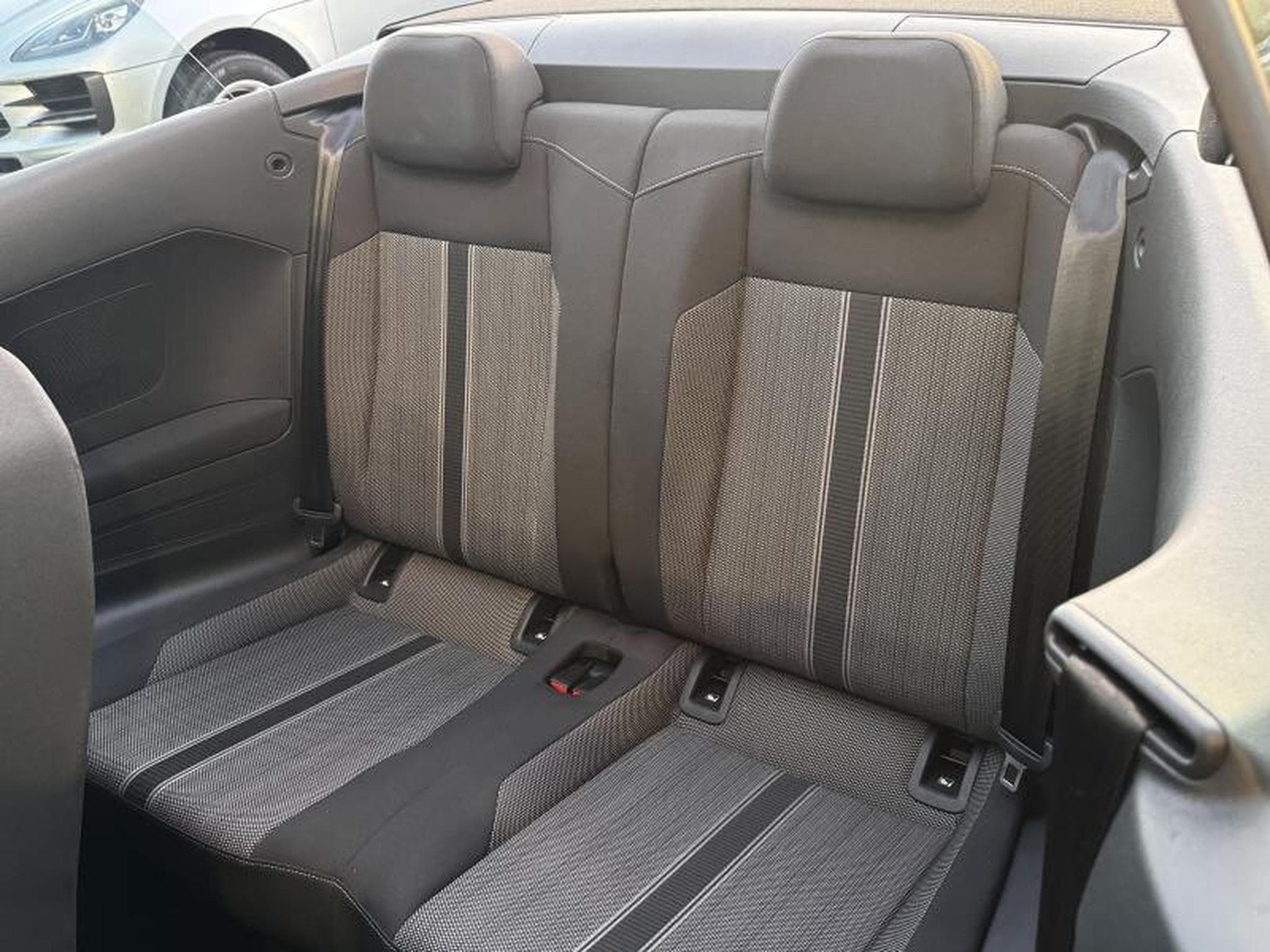 VW T-Roc CABRIOLET 1.0 TSI 110 STYLE (2021) - Foto 6