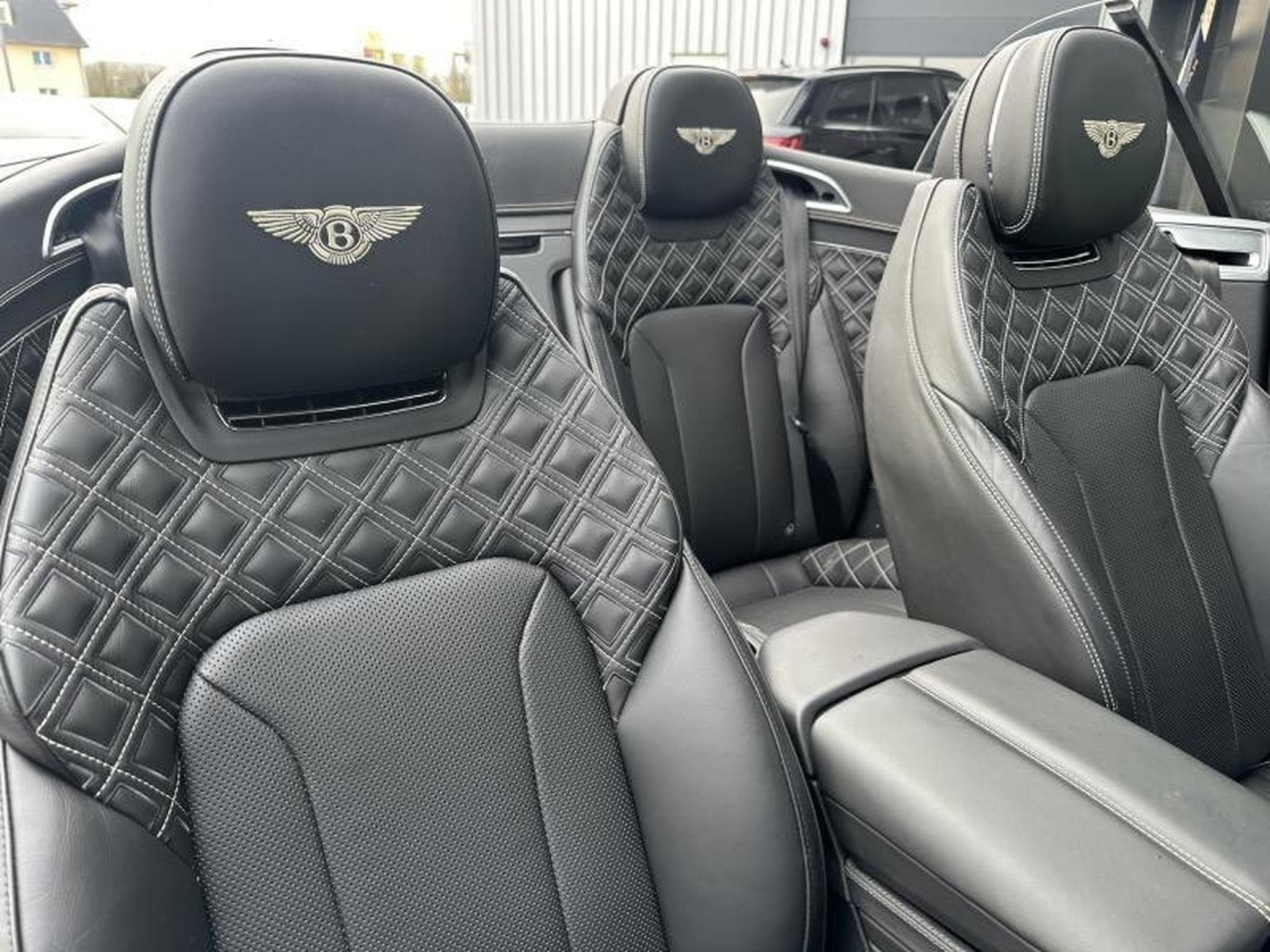 Bentley Continental GTC W12 Speed Carbon Sondermod 6.0L 659CV (2022) - Photo 5