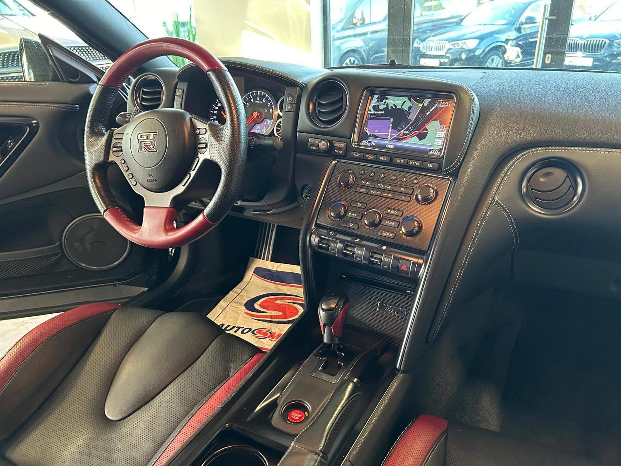 Nissan GT-R Black Edition (2014) - Photo 10