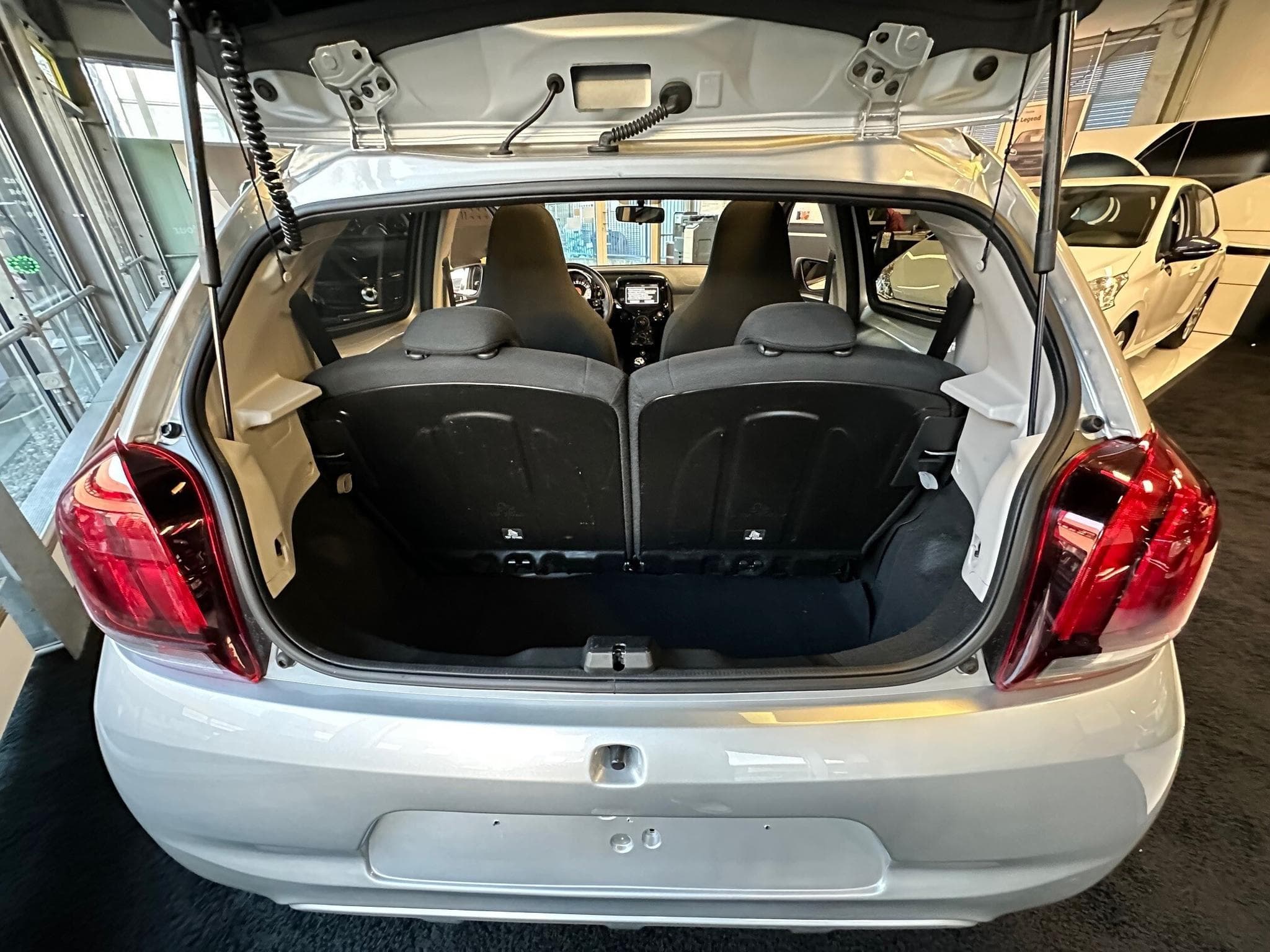 Peugeot 108 1.0 Style Top toit ouvrant (2019) - Foto 11