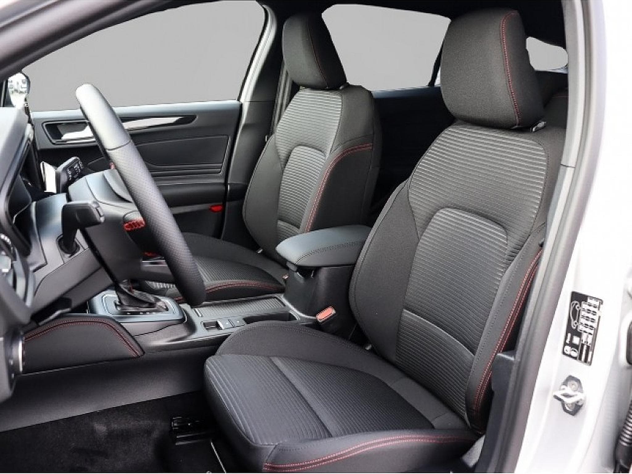 Ford Focus (2025) - Photo 6