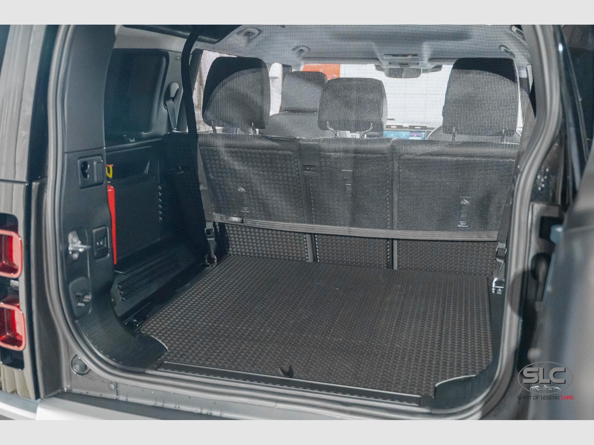 Land-Rover Defender 110 S D200 Air Suspension/ACC/360° (2025) - Photo 15