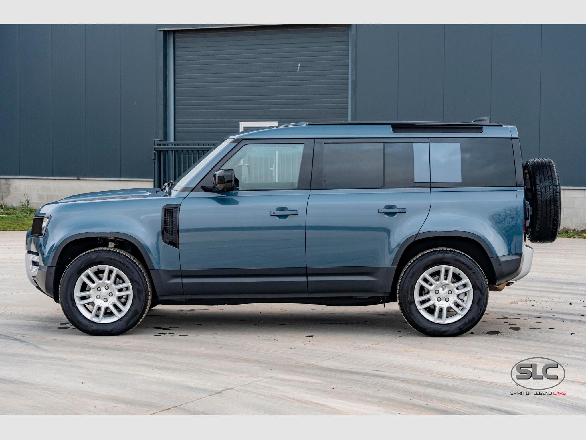 Land-Rover Defender 110 S D200 Air Suspension/ACC/360° (2025) - Photo 2