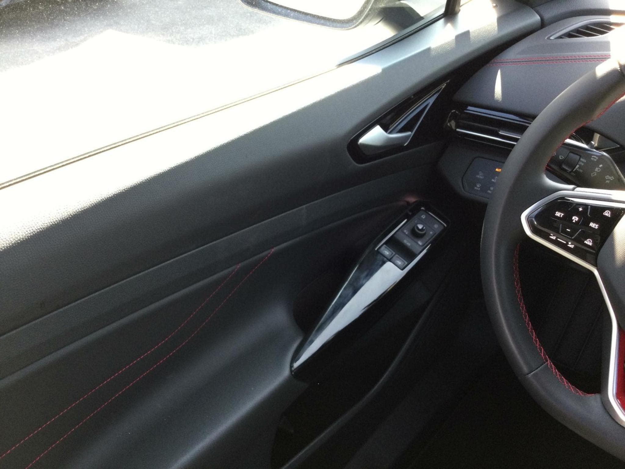 VW ID.4 GTX (2025) - Photo 14