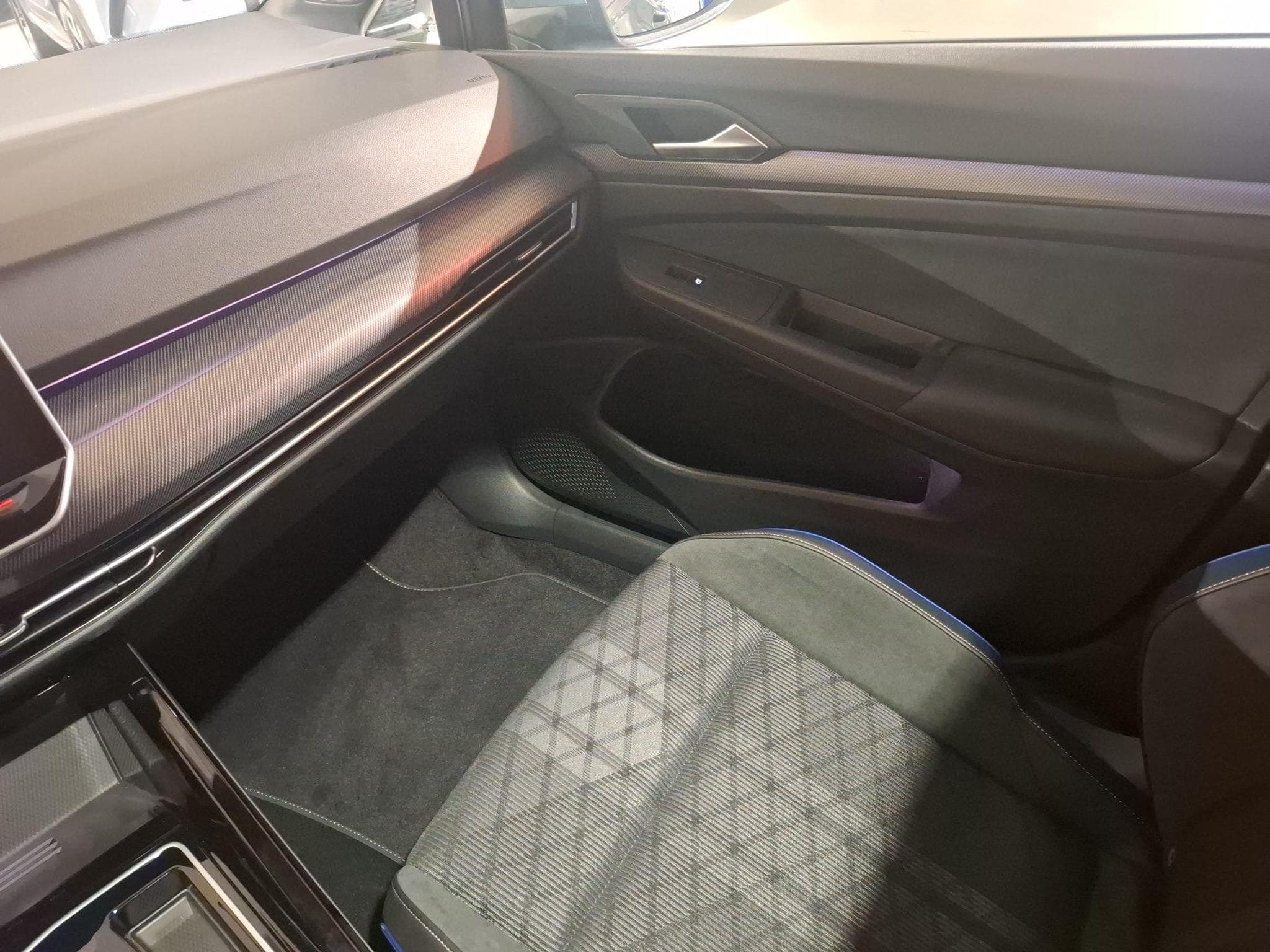 VW Golf Golf VIII R-Line (2026) - Foto 16