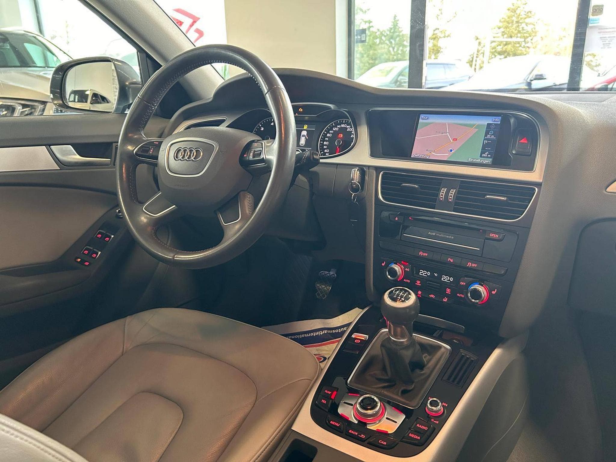 Audi A4 Avant Attraction (2015) - Photo 9