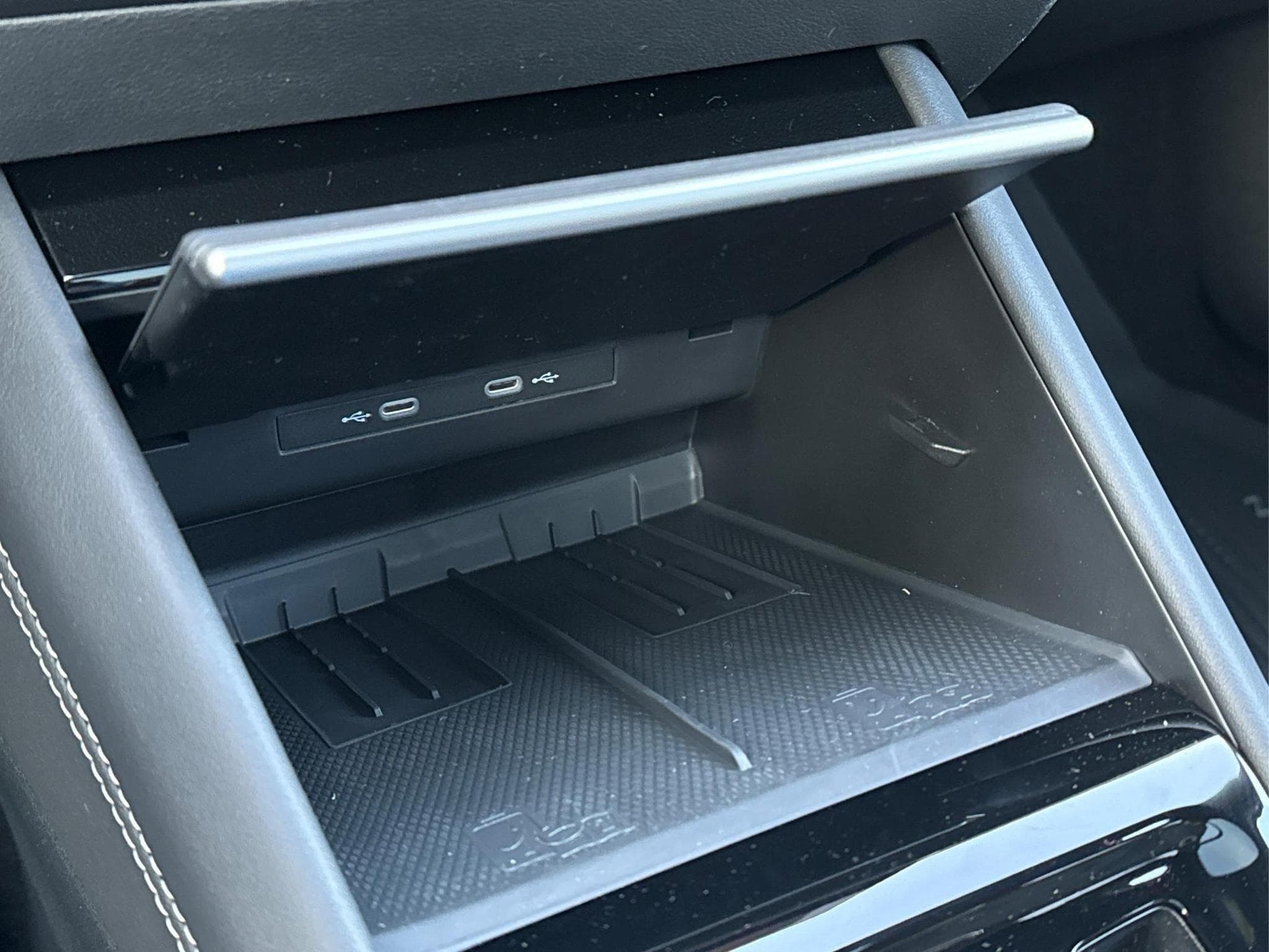 VW Tiguan R-Line Edition (2025) - Foto 24