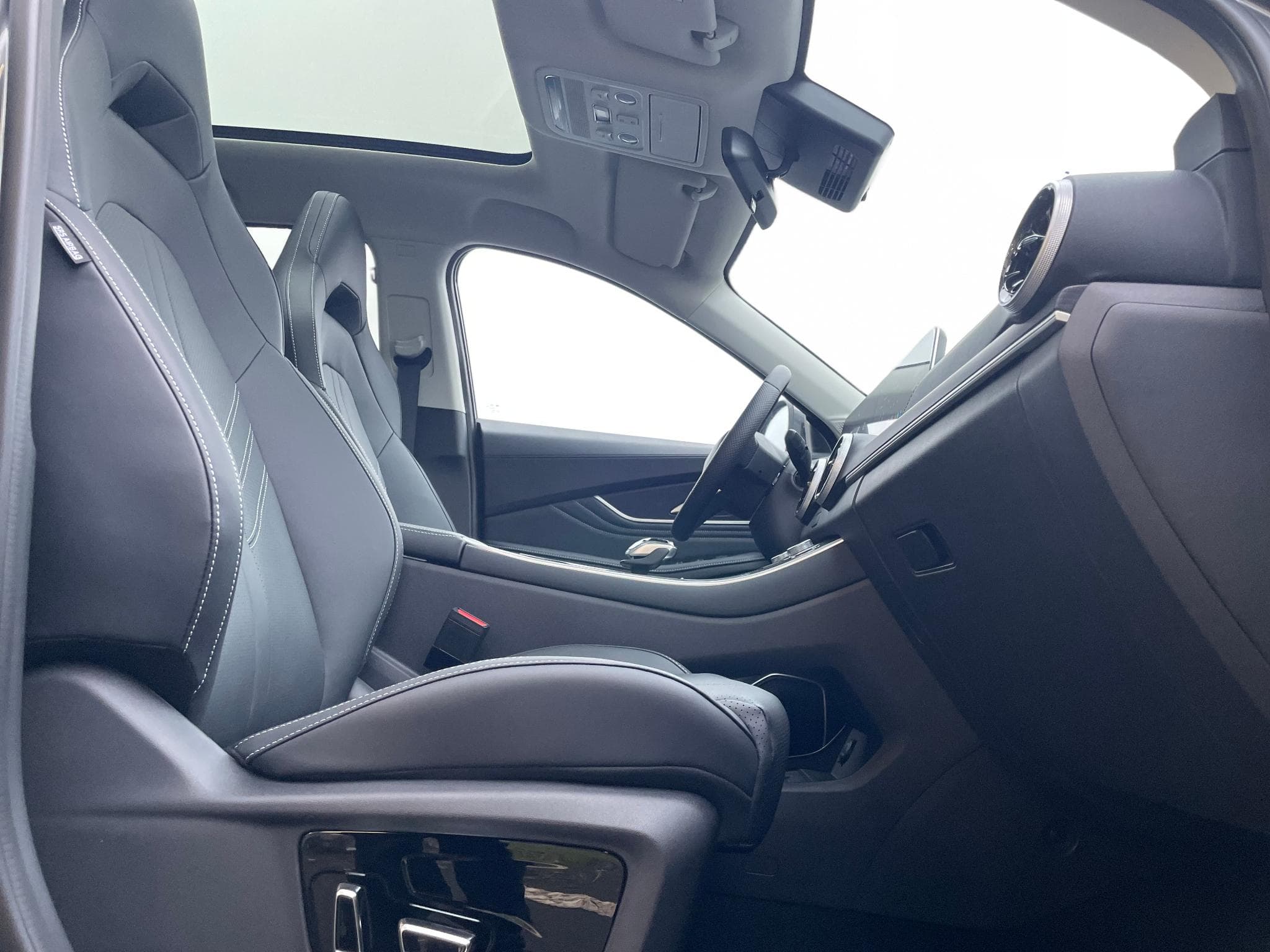 Forthing T5 EVO 1.5 Turbo HEV Hybride Auto Neuve (2026) - Photo 4