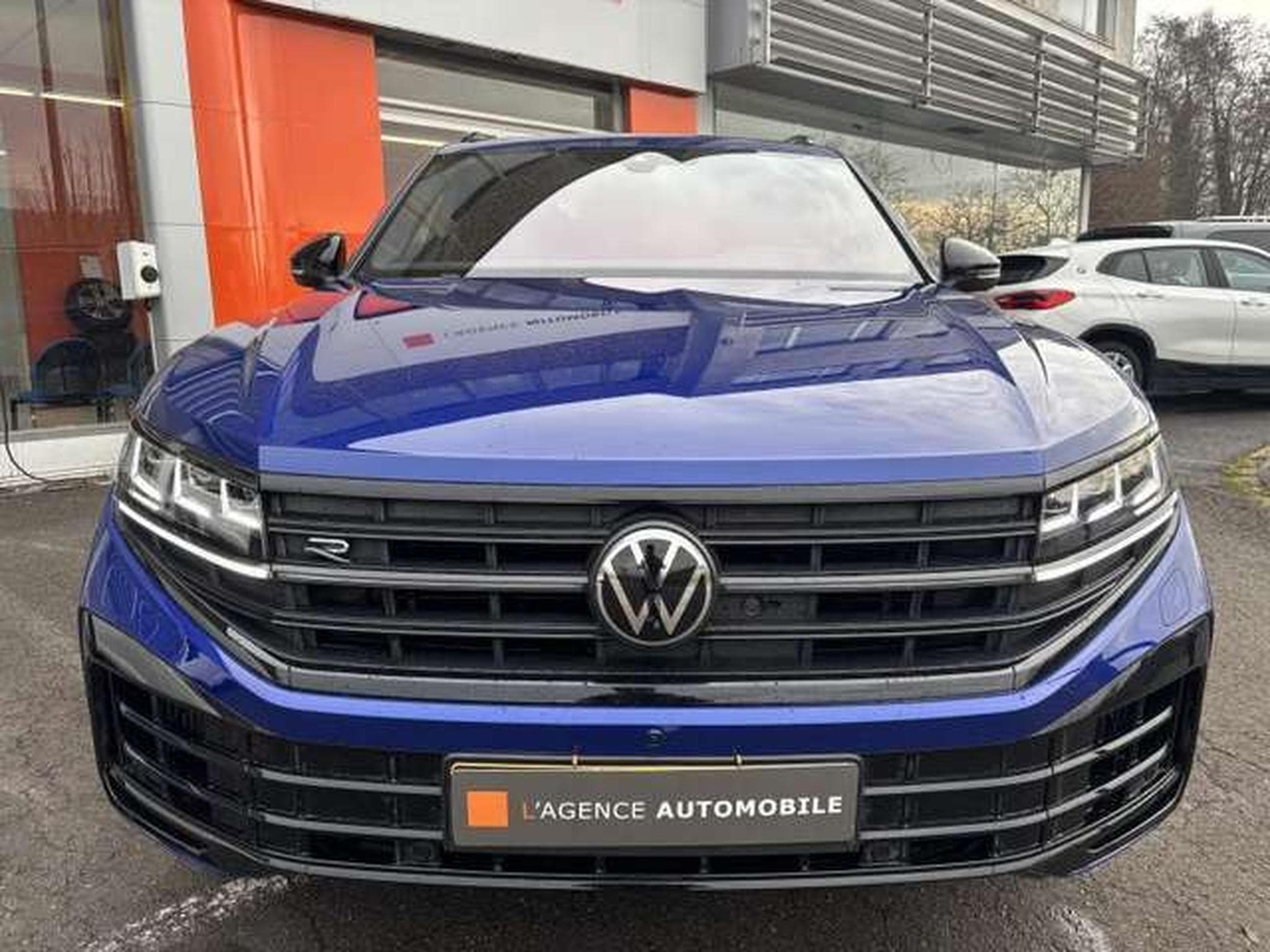 VW Touareg R 3.0 V6 E-HYBRIDE 4MOTION (2025) - Foto 3