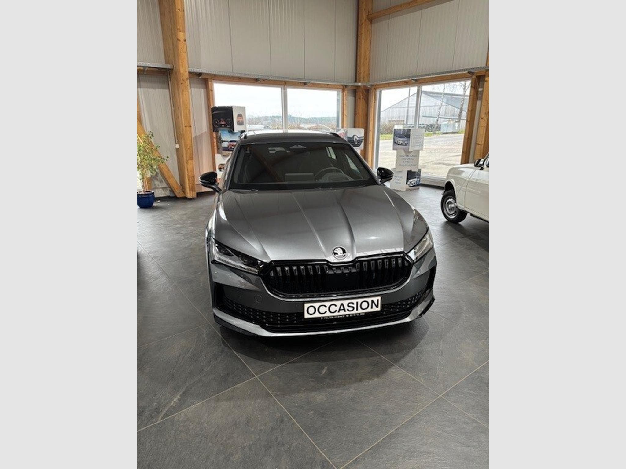 Skoda Superb Combi Sportline 2.0 TDI (2025) - Photo 2