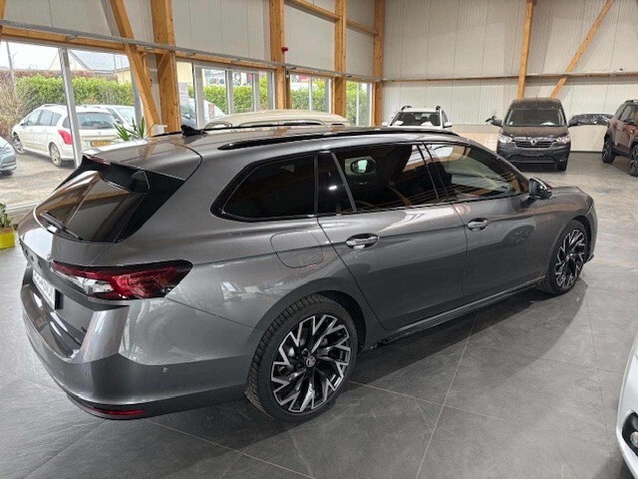 Skoda Superb Combi Sportline 2.0 TDI (2025) - Photo 3