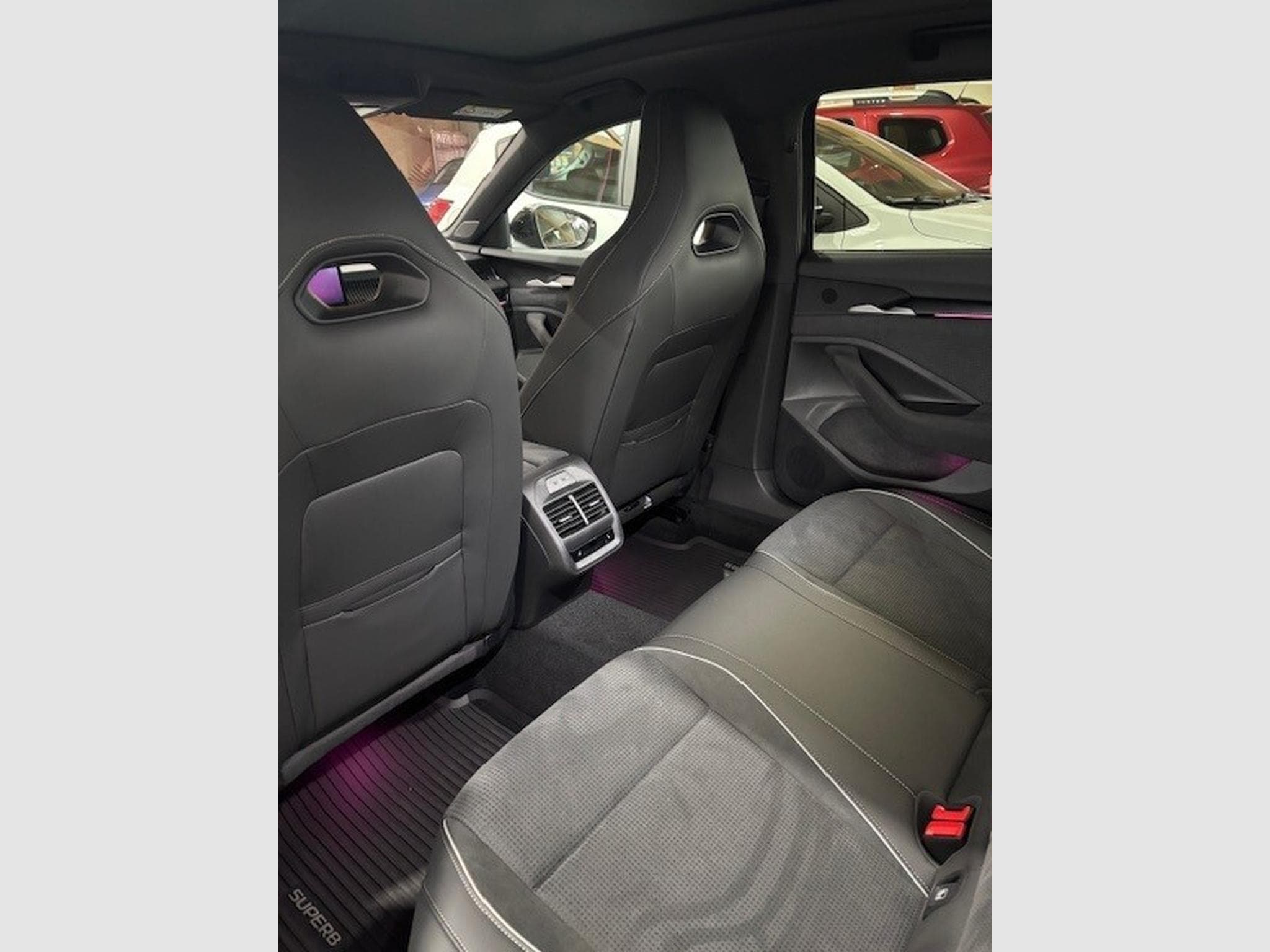 Skoda Superb Combi Sportline 2.0 TDI (2025) - Photo 5