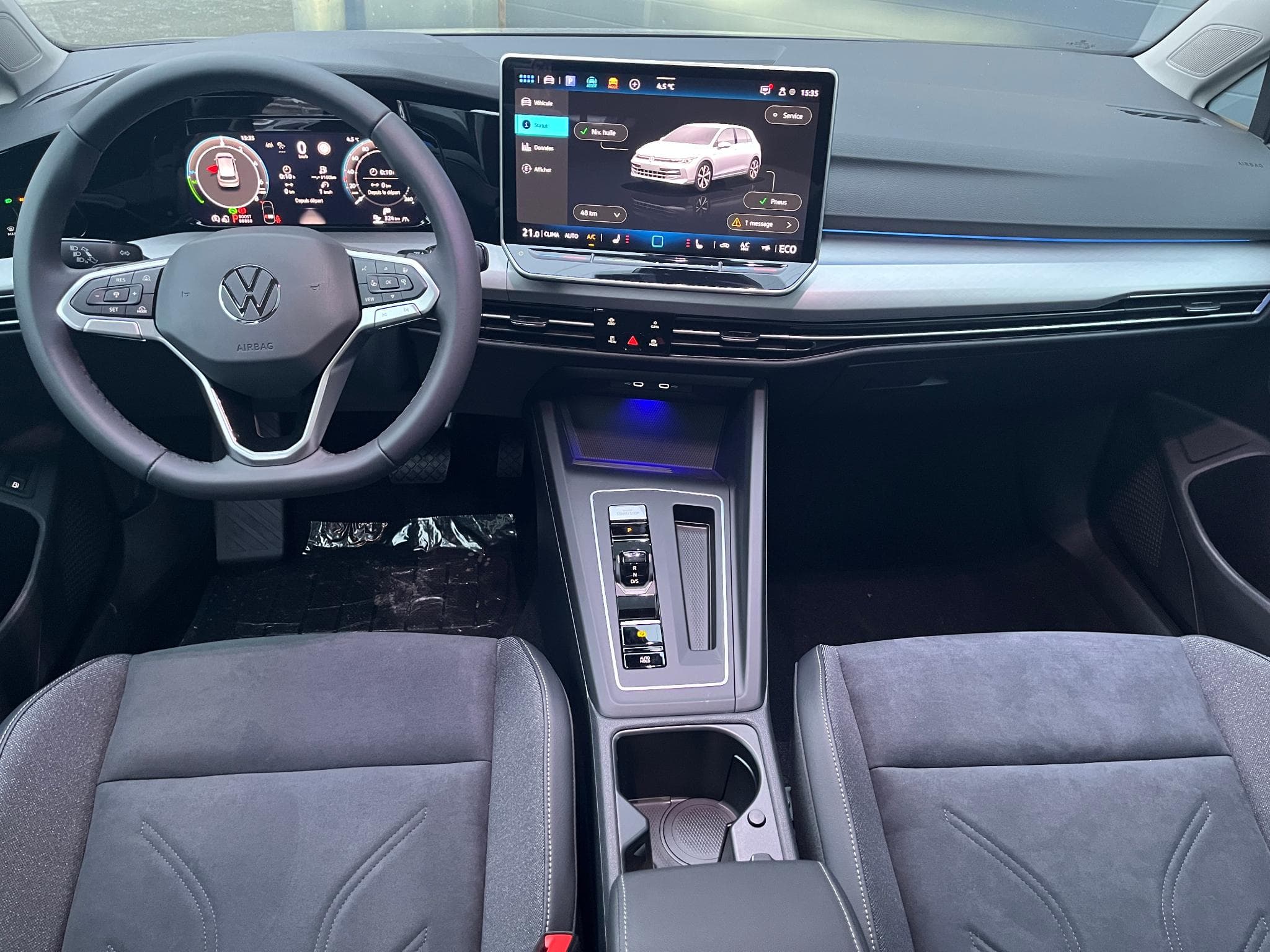 VW Golf GOLF LIMITED 1.5 TSI eHybrid DS6+ Toit Ouvrant (2025) - Photo 7