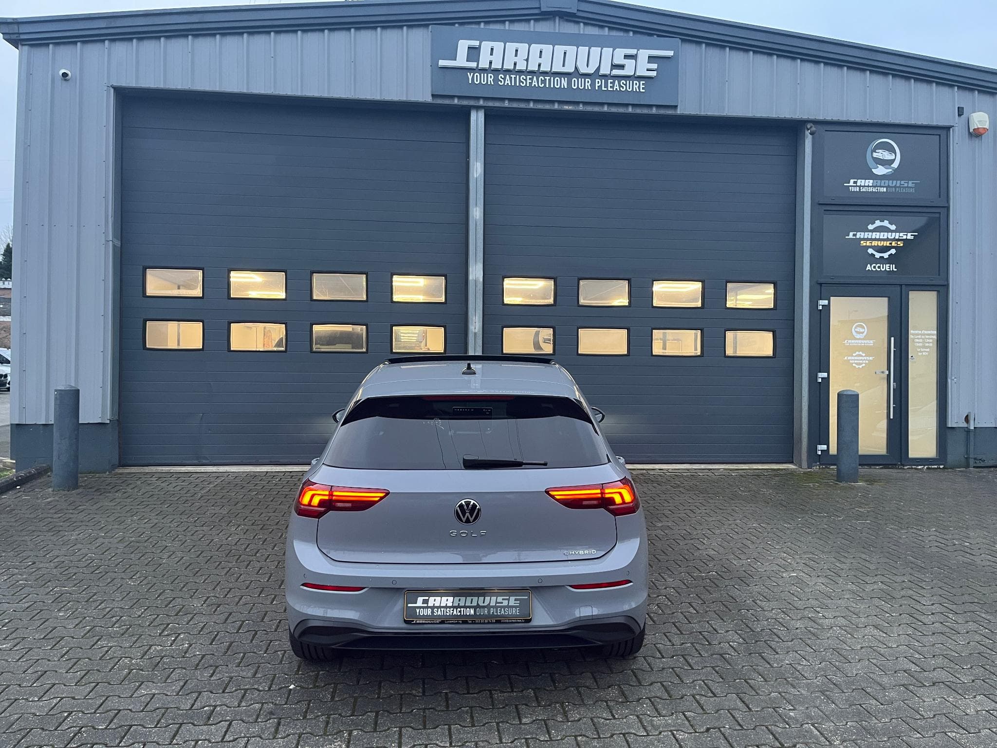 VW Golf GOLF LIMITED 1.5 TSI eHybrid DS6+ Toit Ouvrant (2025) - Photo 5