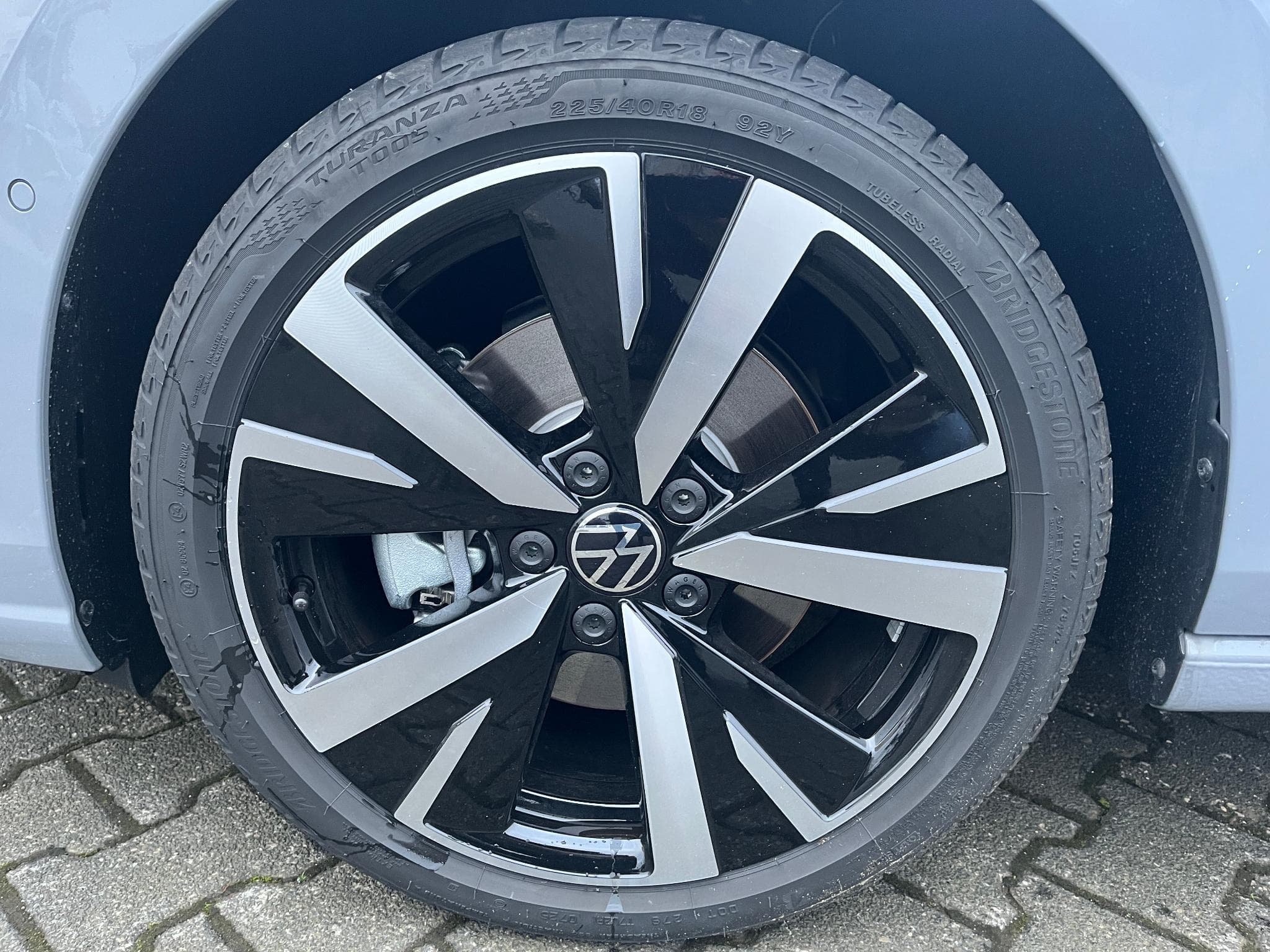 VW Golf GOLF LIMITED 1.5 TSI eHybrid DS6+ Toit Ouvrant (2025) - Photo 9