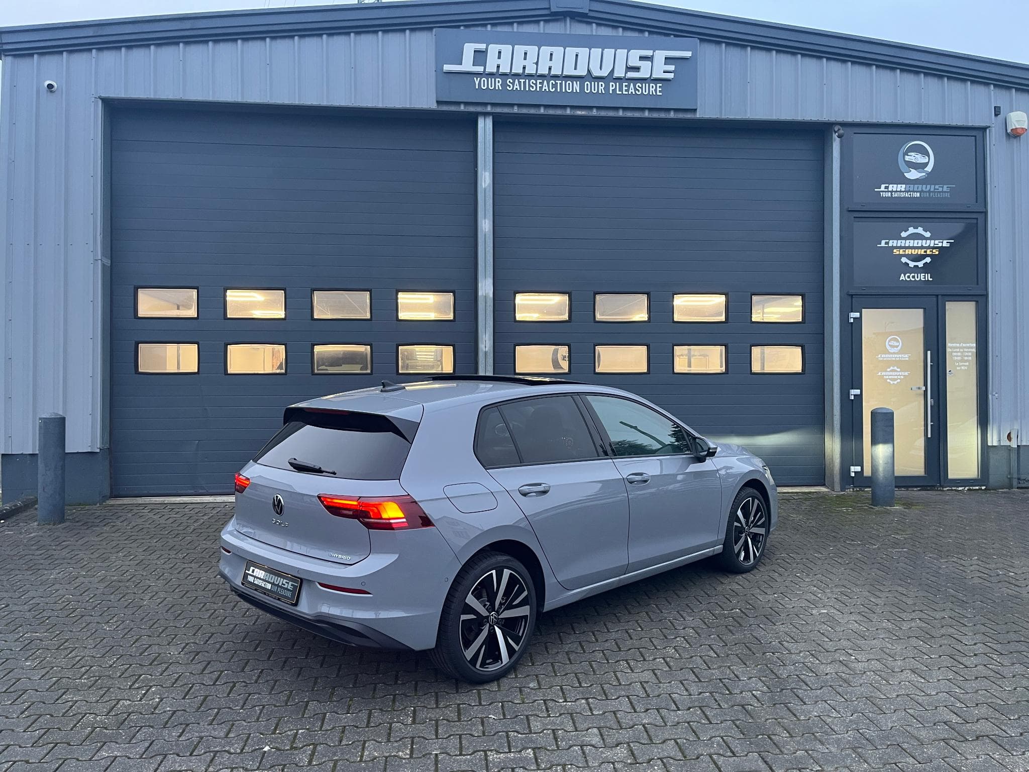 VW Golf GOLF LIMITED 1.5 TSI eHybrid DS6+ Toit Ouvrant (2025) - Photo 6