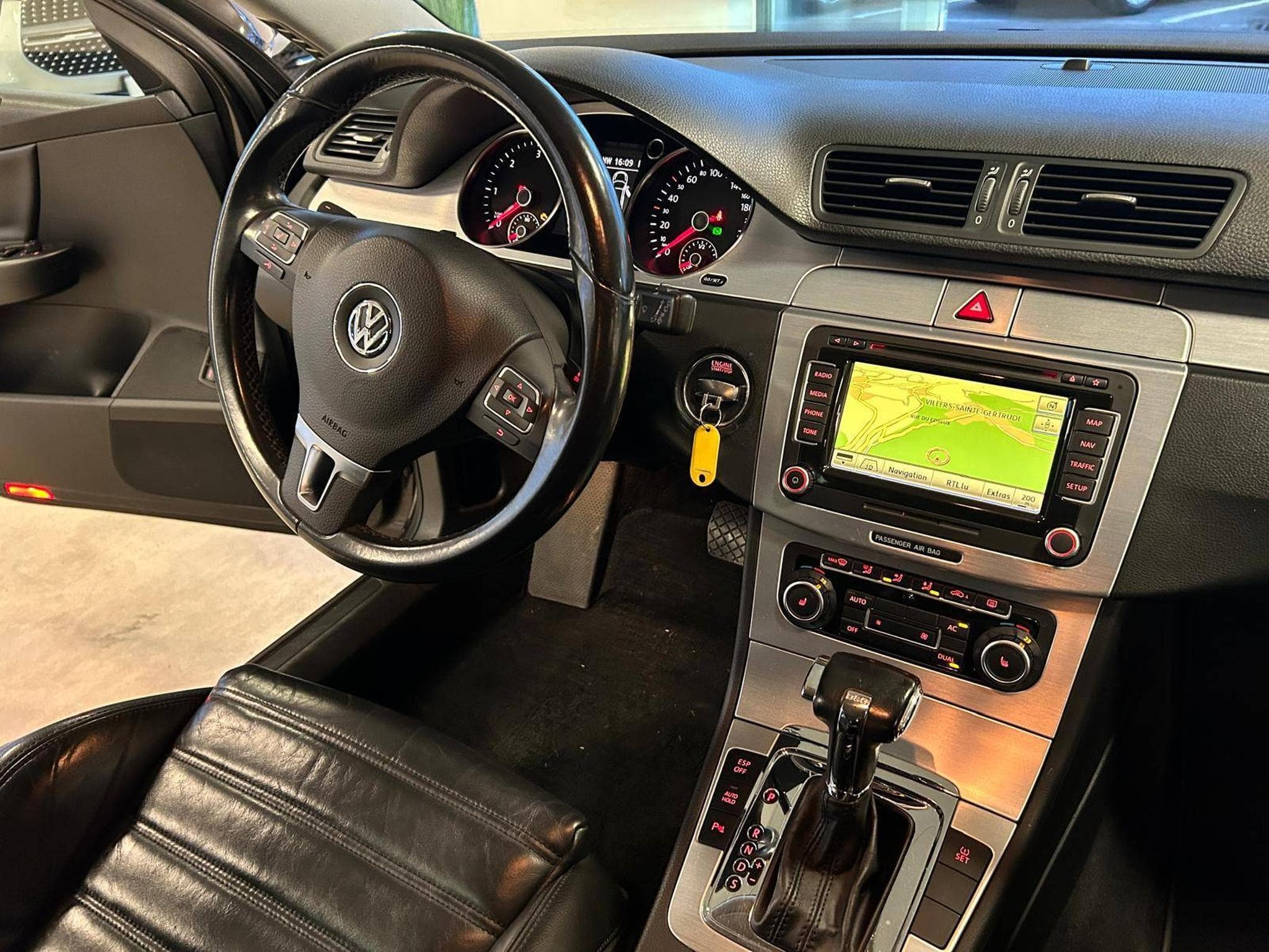 VW Passat HIGHLINE (2010) - Foto 10