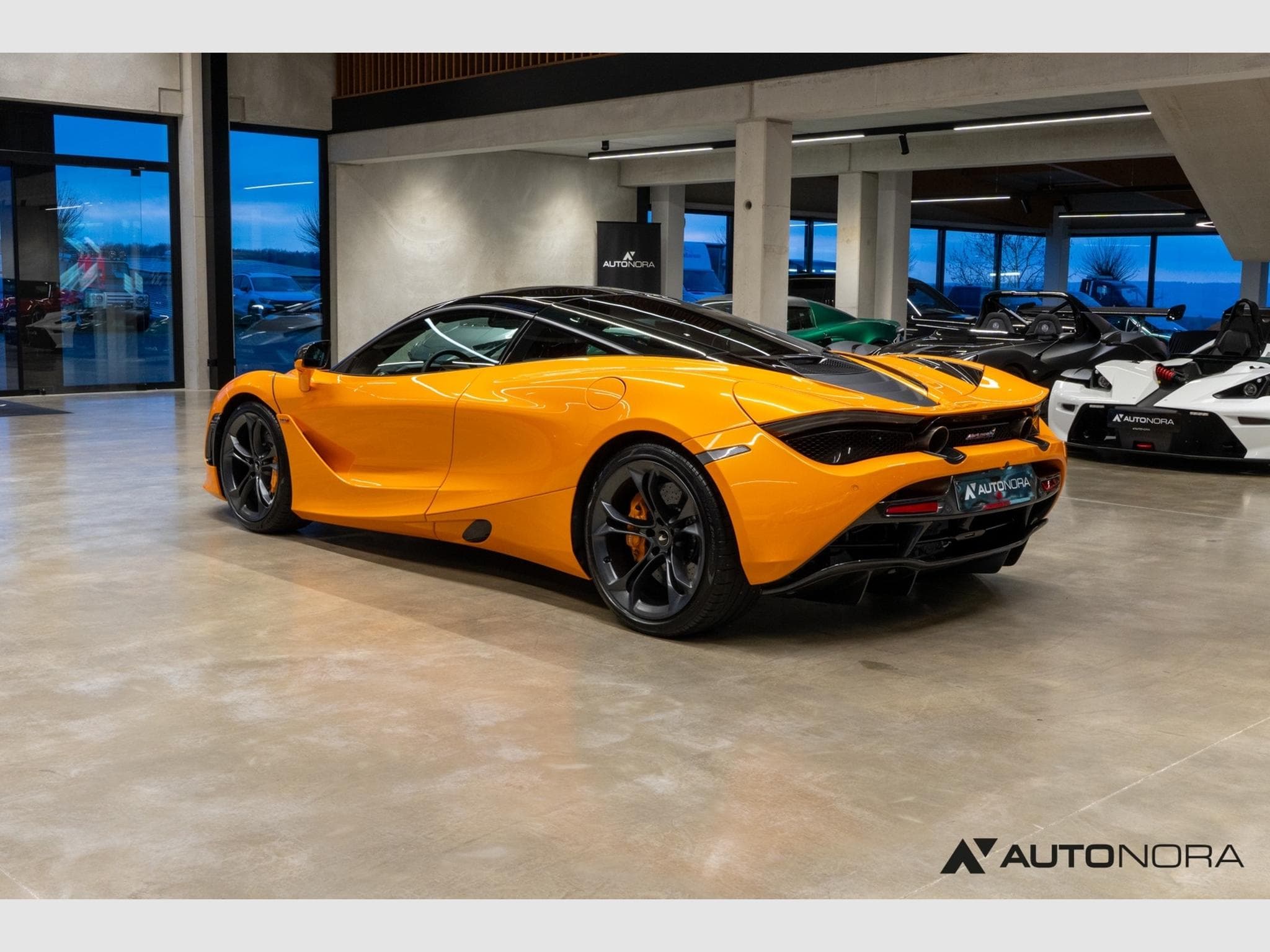 McLaren 720S Performance (2019) - Photo 2
