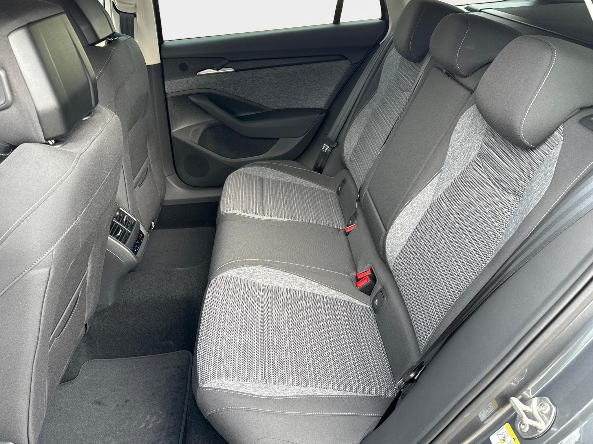 Skoda Superb Selection (2026) - Foto 18