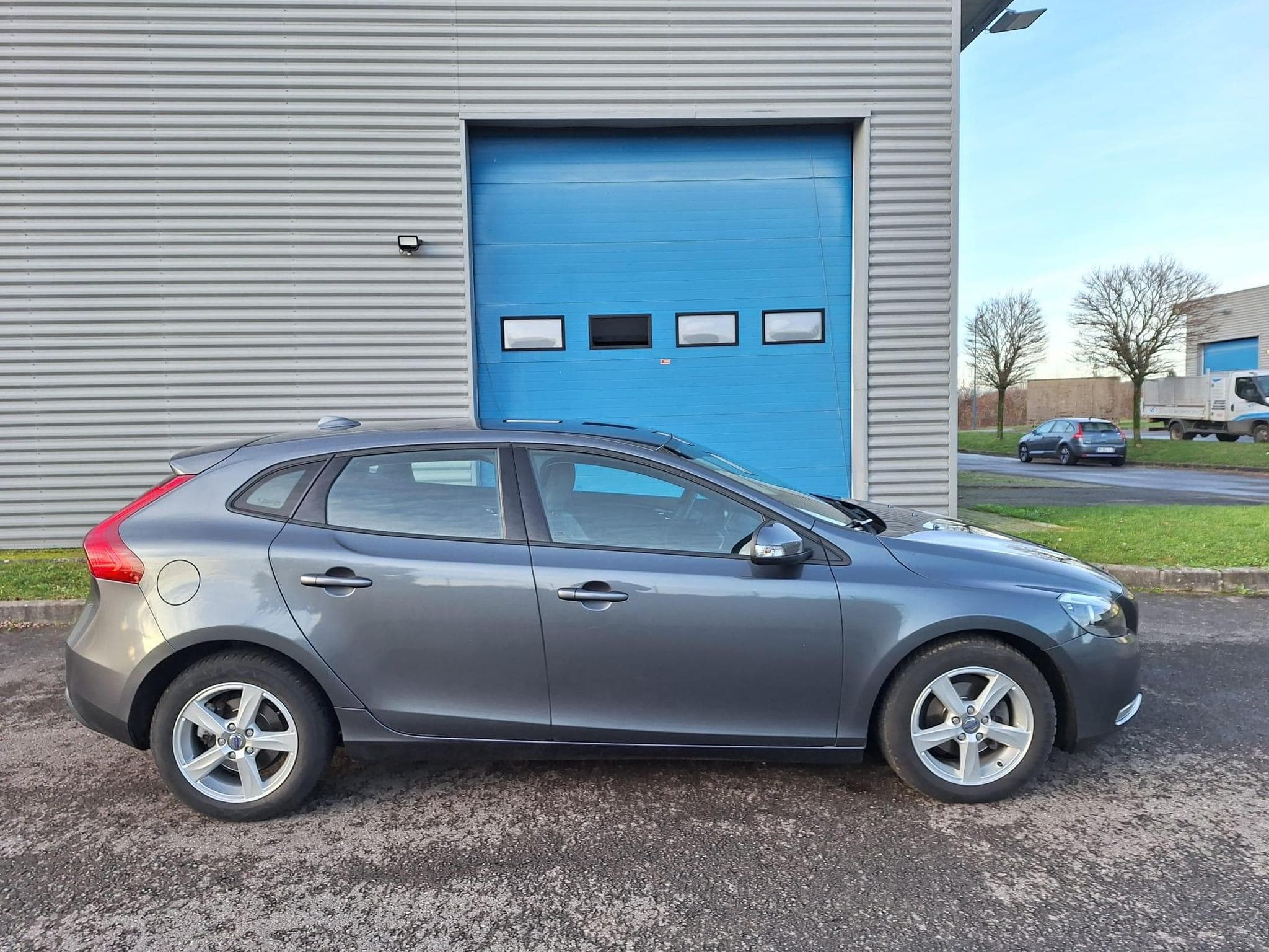Volvo V40 D2 1.6d 114ch Kinetic (2012) - Photo 2