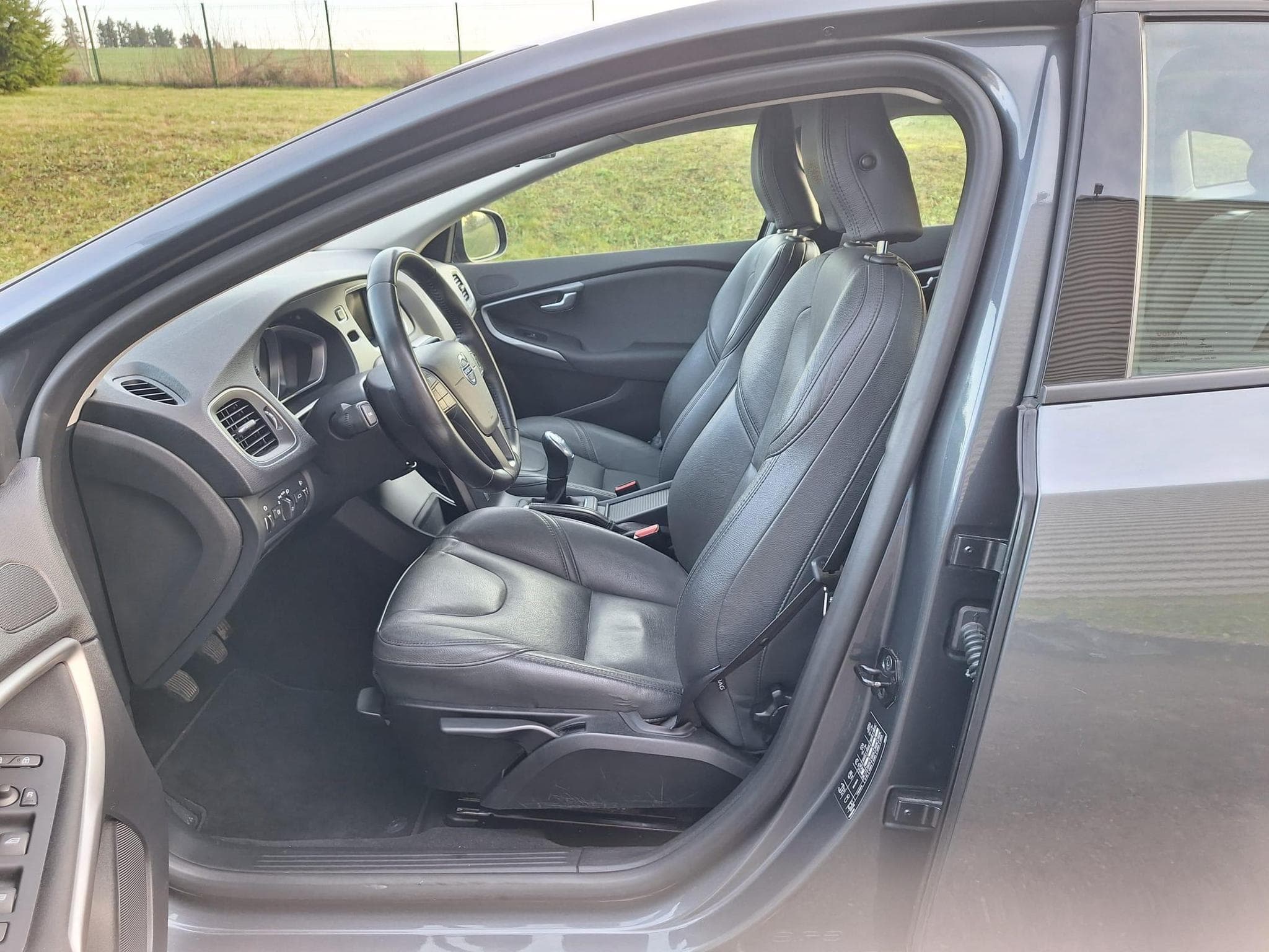 Volvo V40 D2 1.6d 114ch Kinetic (2012) - Photo 11