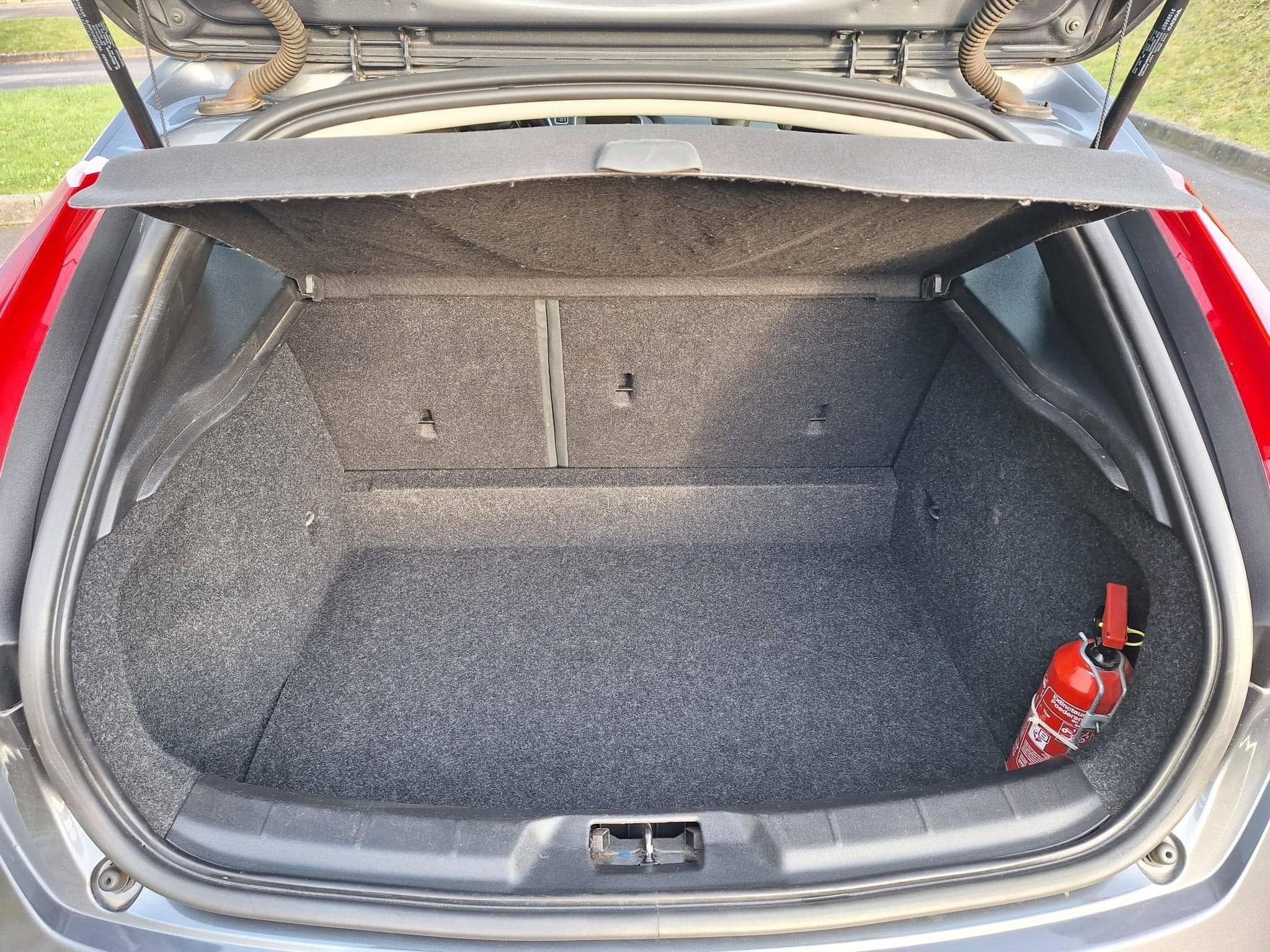 Volvo V40 D2 1.6d 114ch Kinetic (2012) - Photo 15