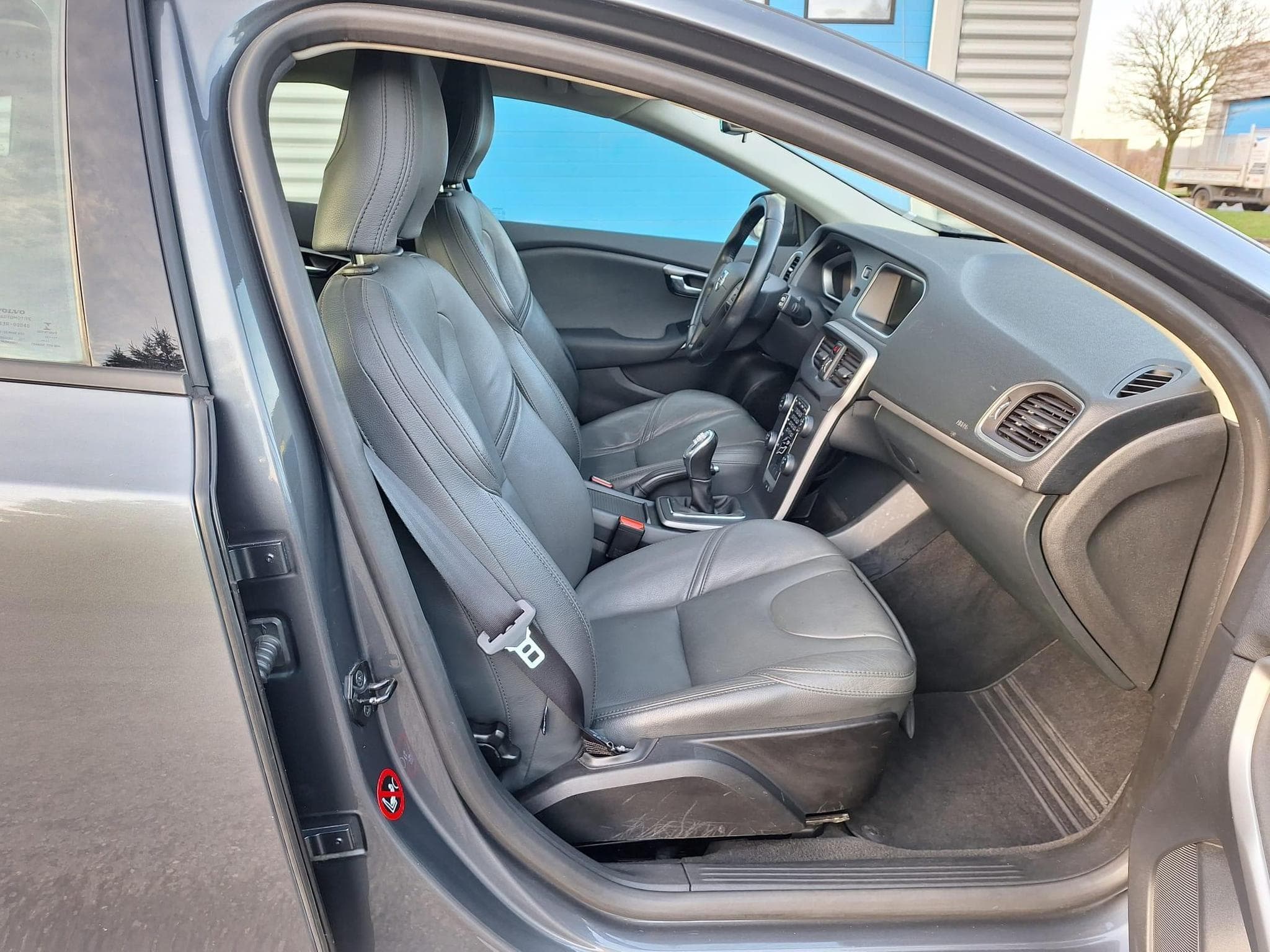 Volvo V40 D2 1.6d 114ch Kinetic (2012) - Photo 13