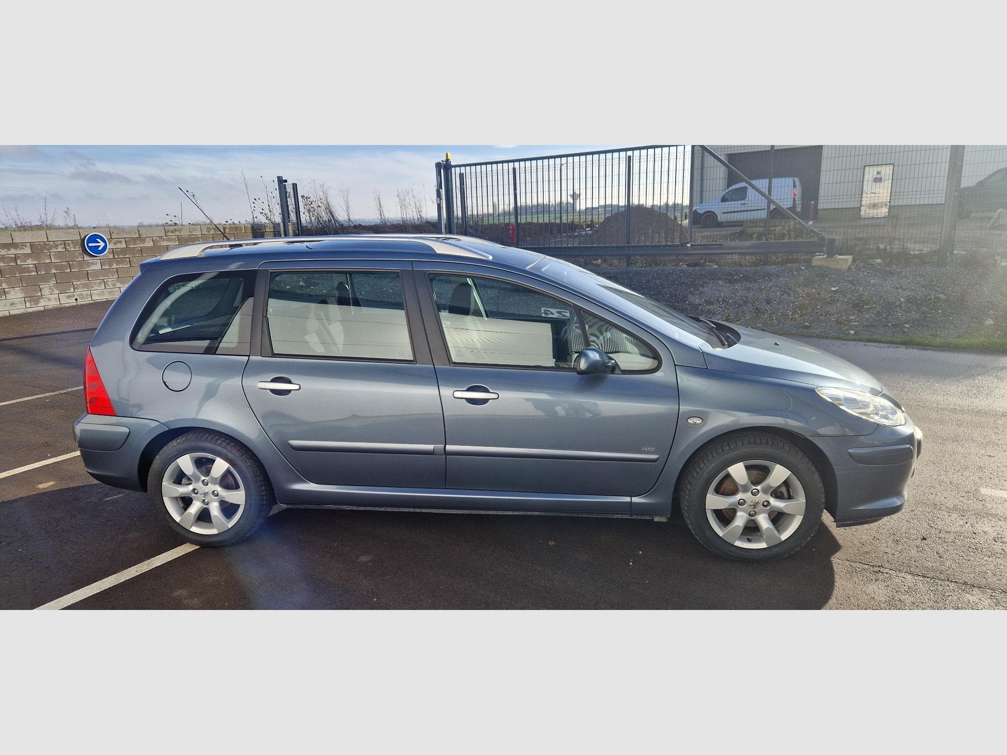 Peugeot 307 SW 1.6 Hdi 109ch Allure (2006) - Photo 2