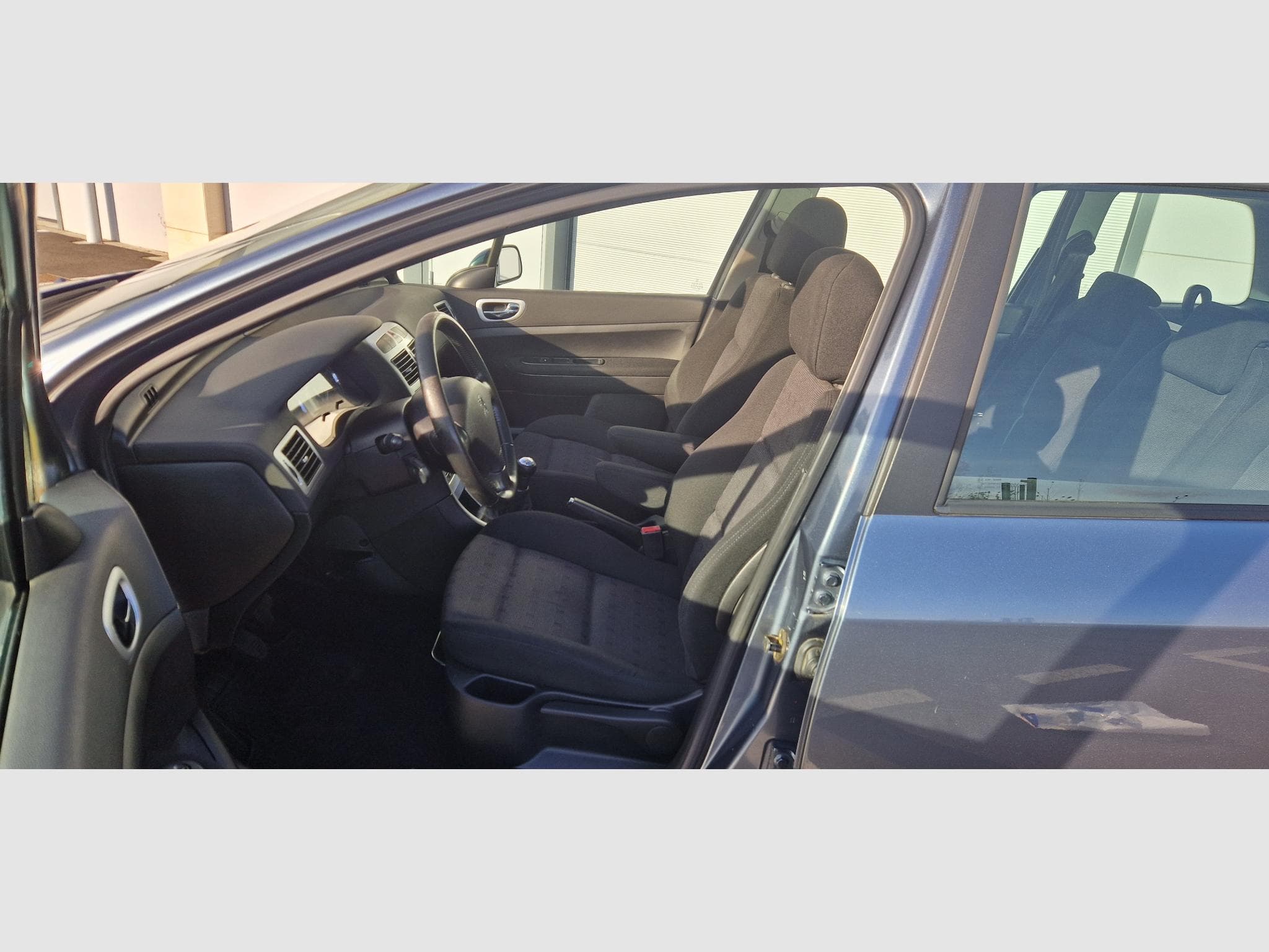 Peugeot 307 SW 1.6 Hdi 109ch Allure (2006) - Photo 10