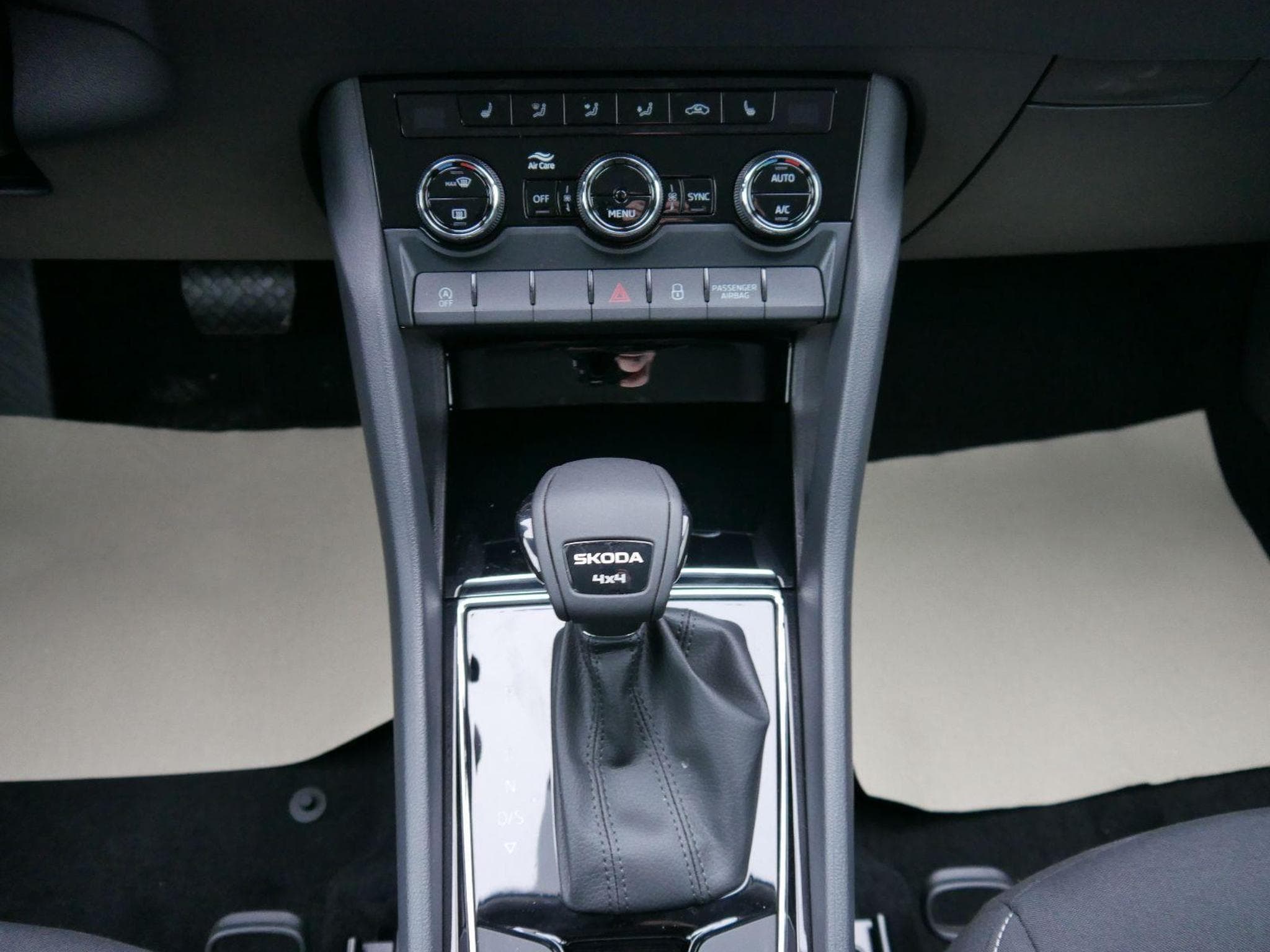 Skoda Karoq Selection (2026) - Foto 14