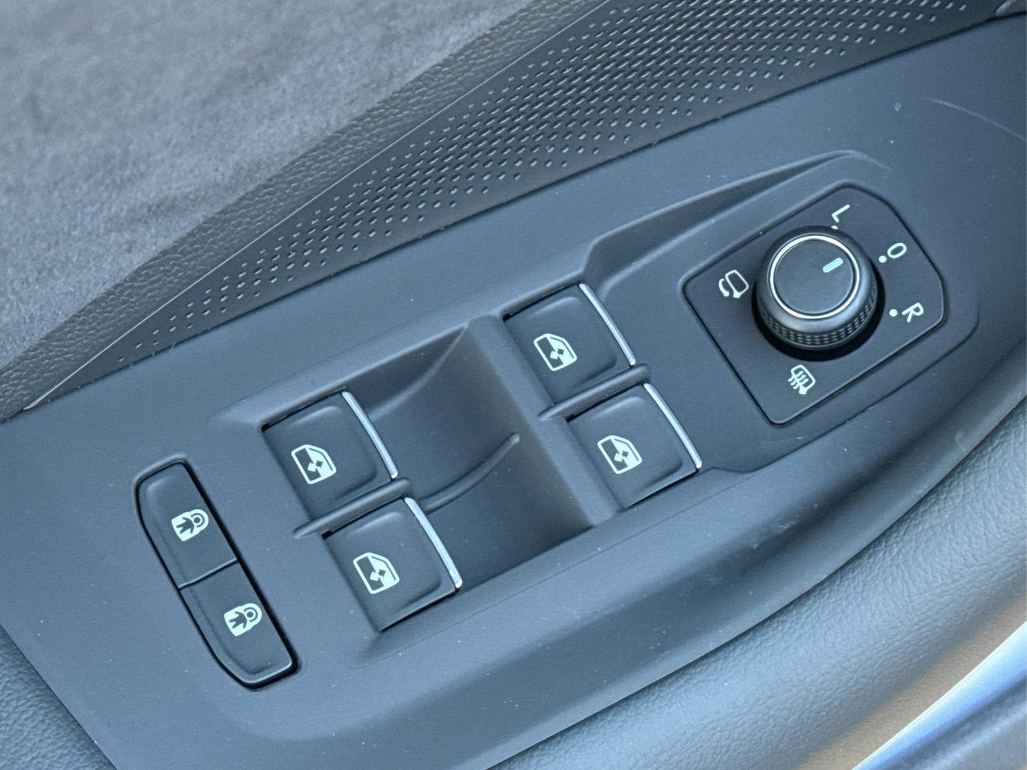 VW Passat Variant R-Line (2026) - Foto 19