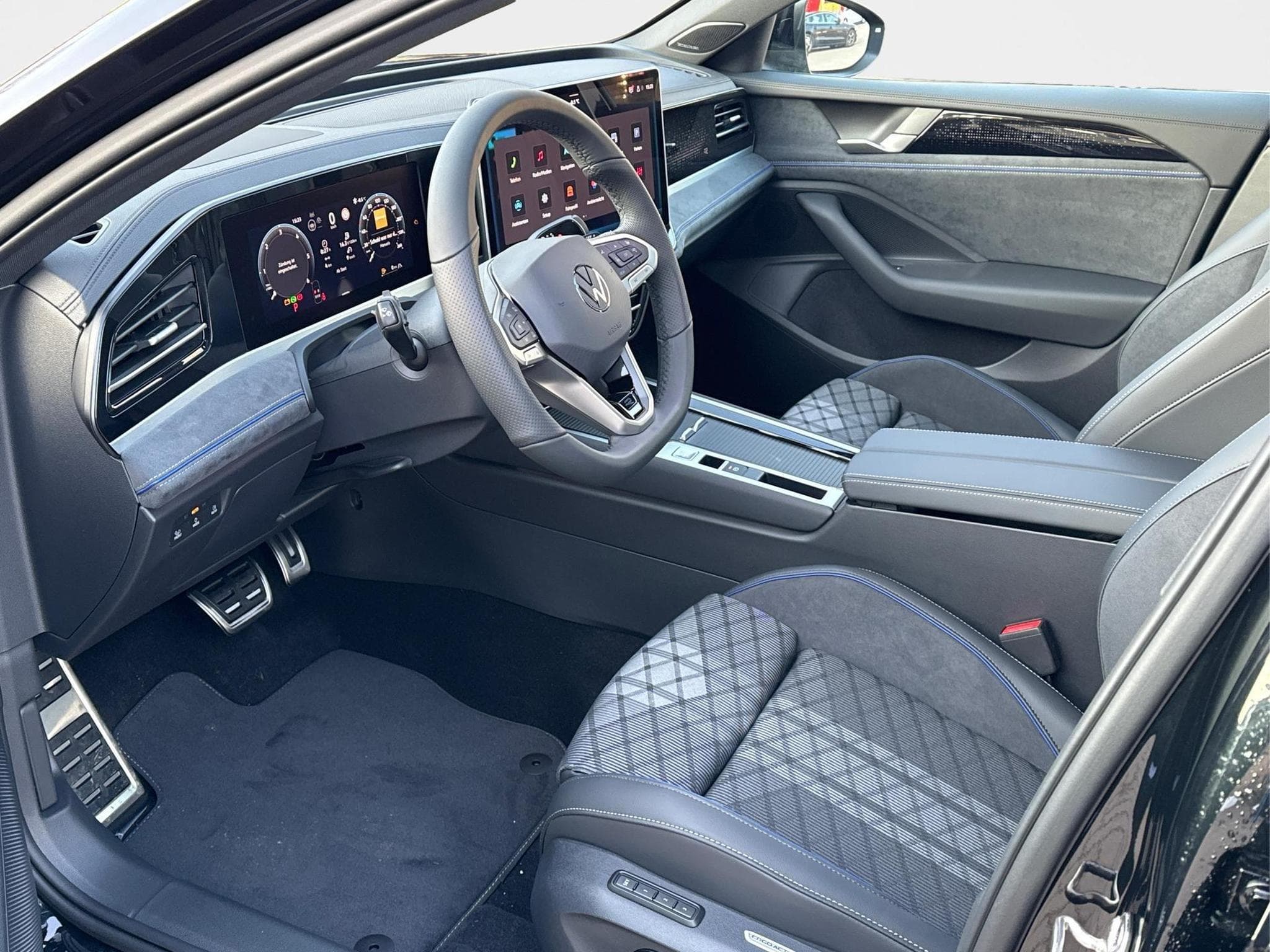 VW Passat Variant R-Line (2026) - Foto 9