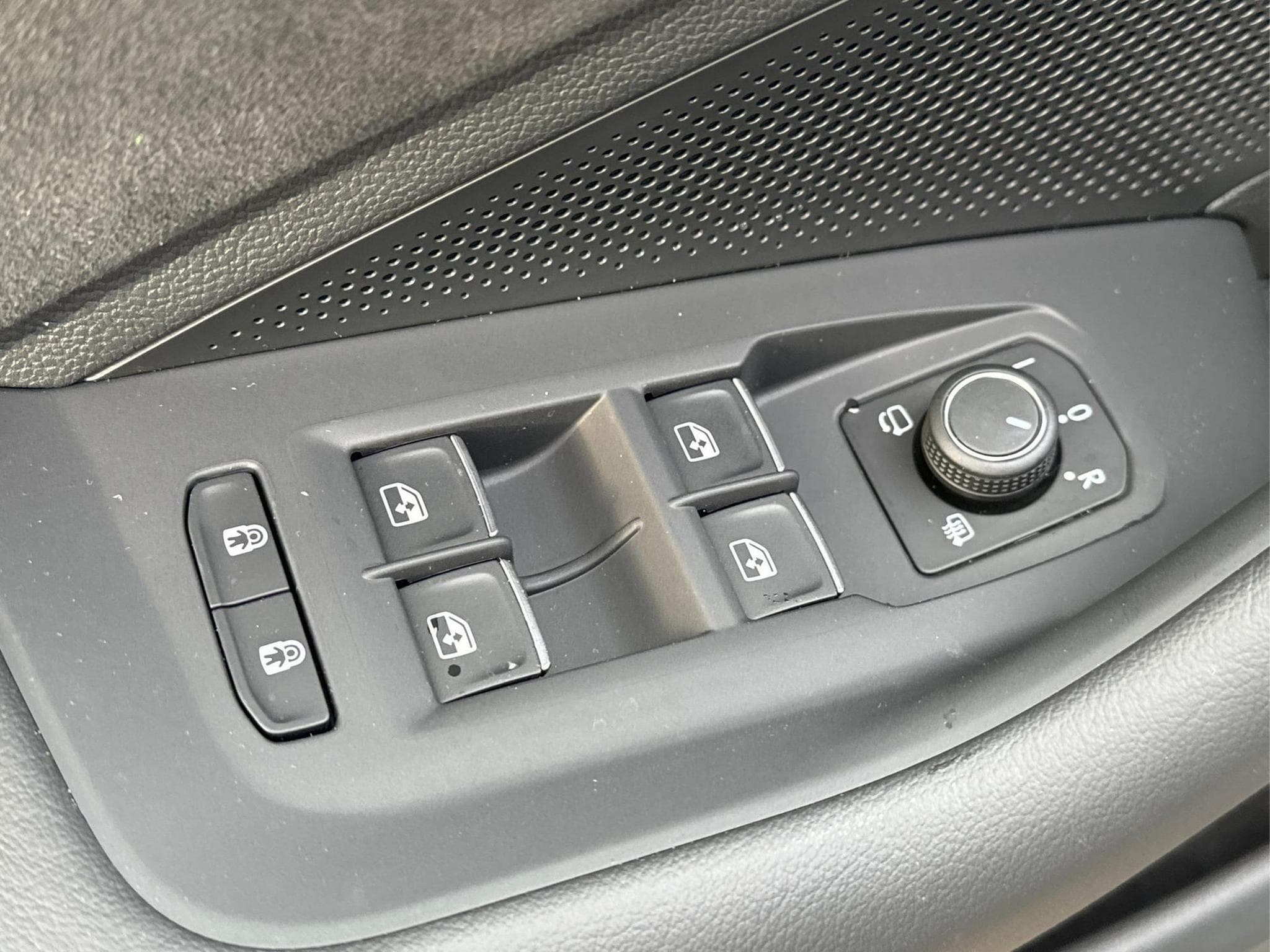 VW Passat Variant R-Line (2026) - Foto 18